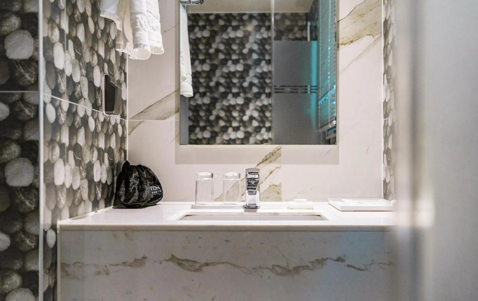 Toilet in Kent Hotel Gwangalli by Kensington