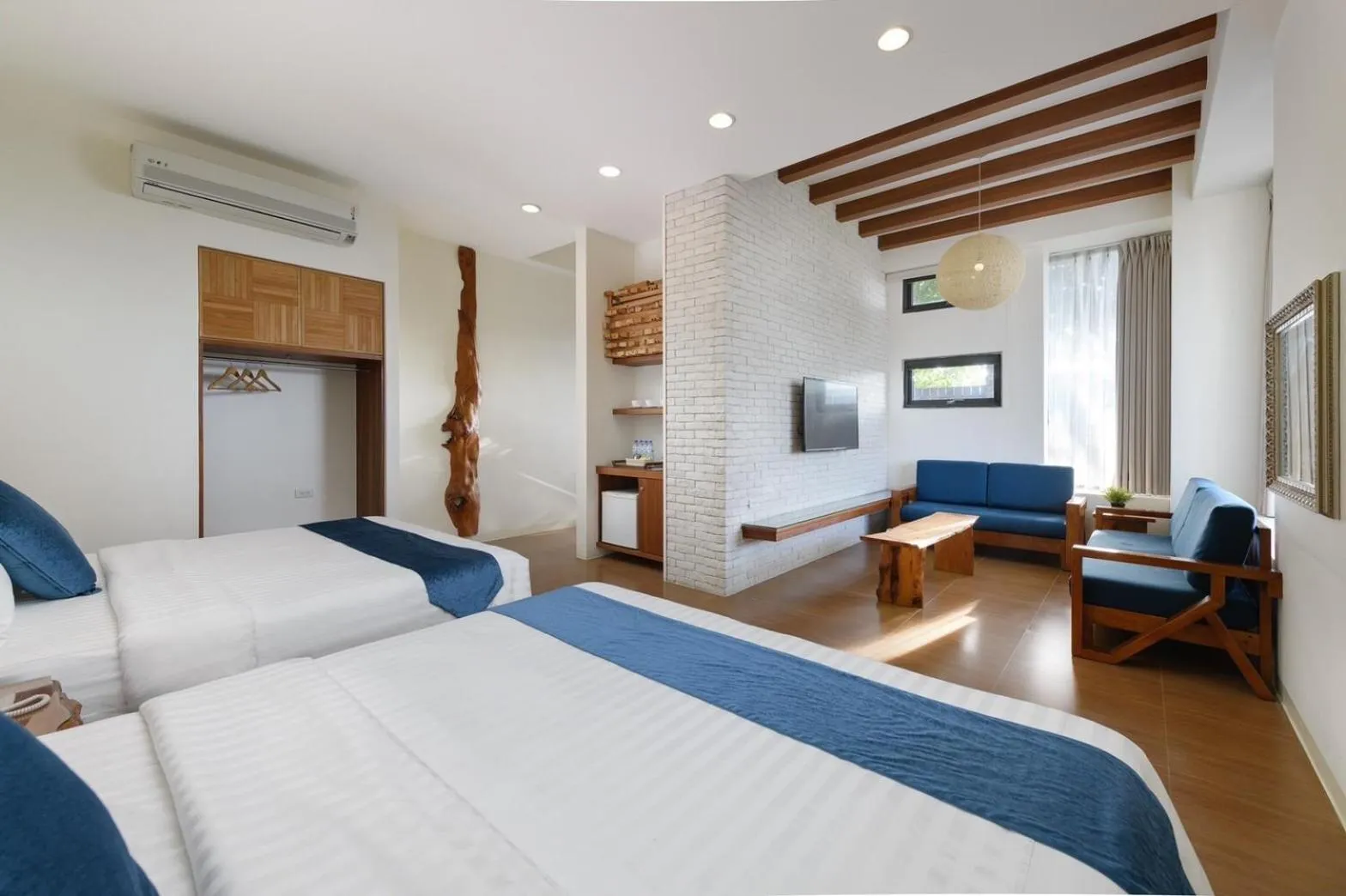 Bed in Oceanic Pearl Resort