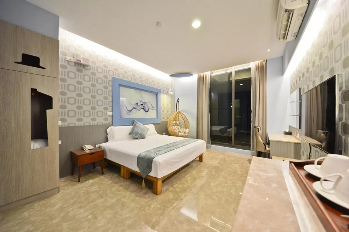 Bed in Oceanic Pearl Resort