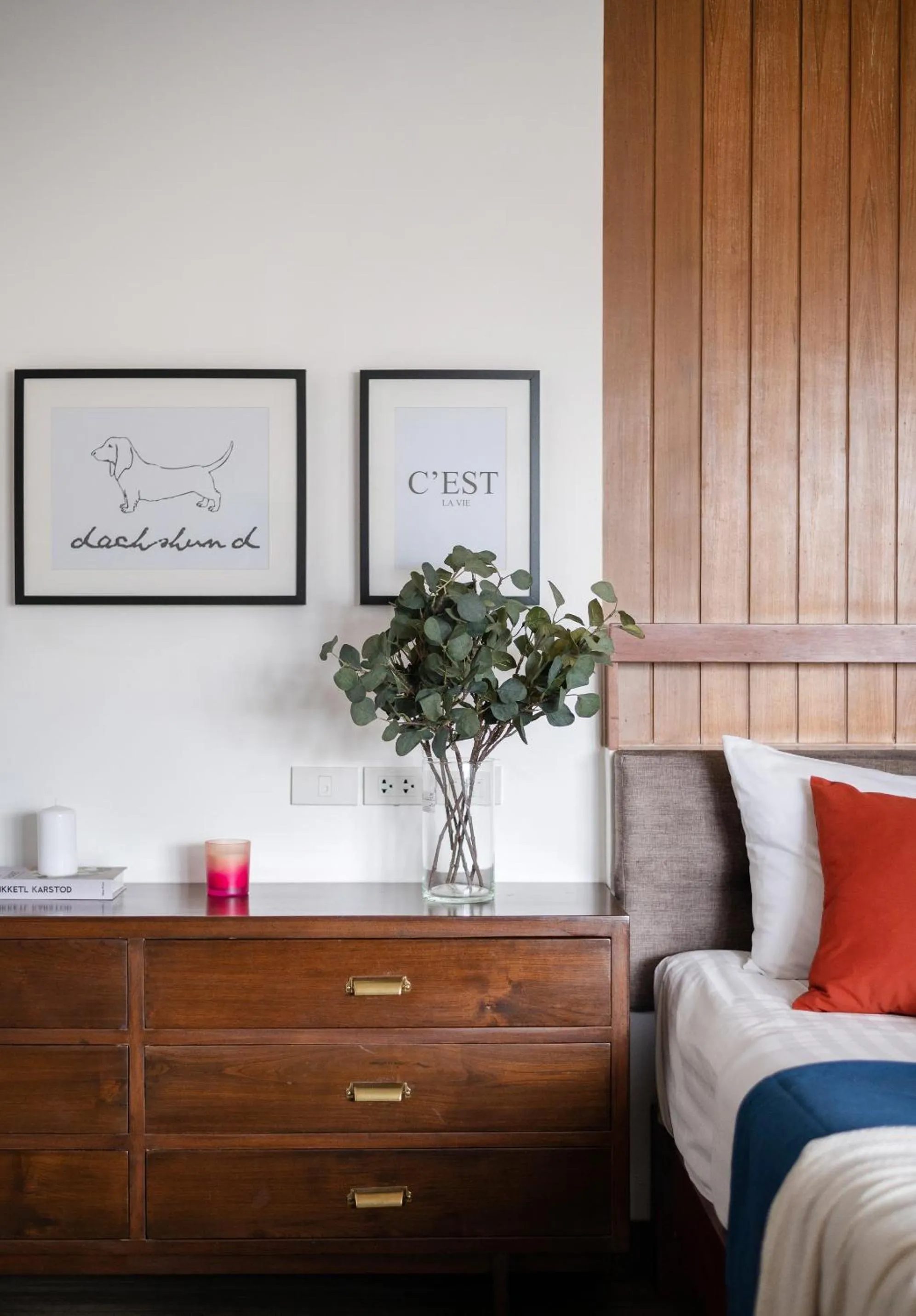 Bedroom, Bed in The Corner Lodge