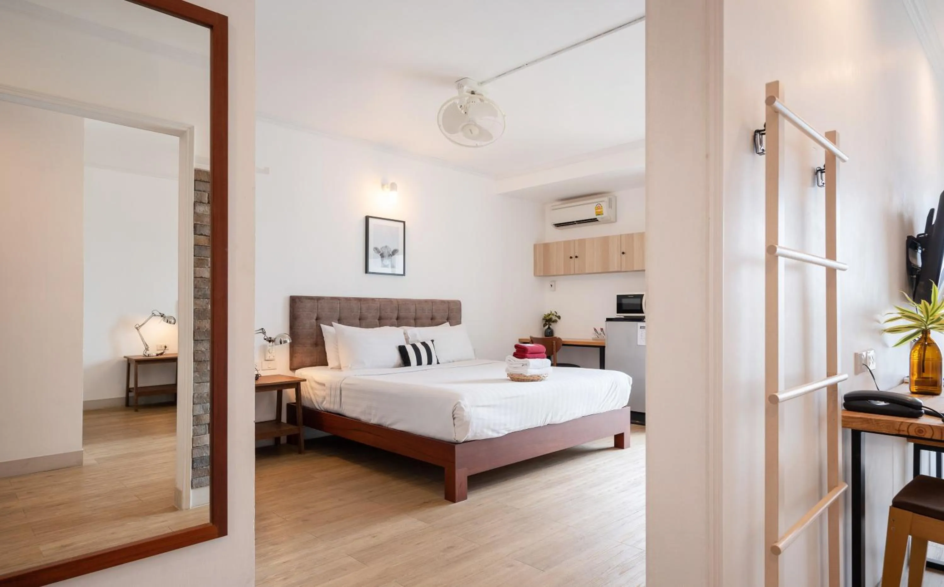 Bed in The Corner Lodge