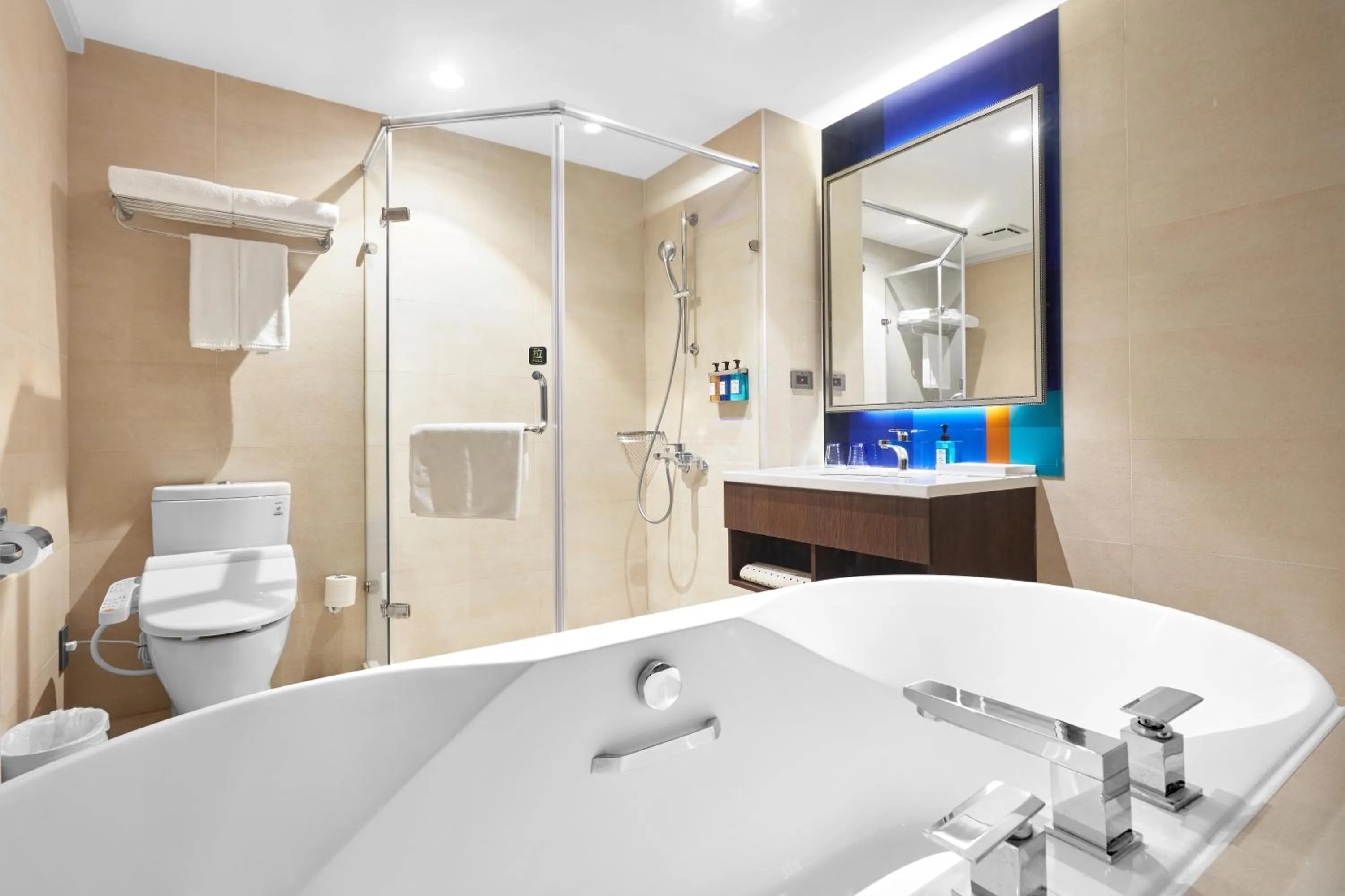 Bathroom in Holiday Inn Express Kaohsiung Love River by IHG