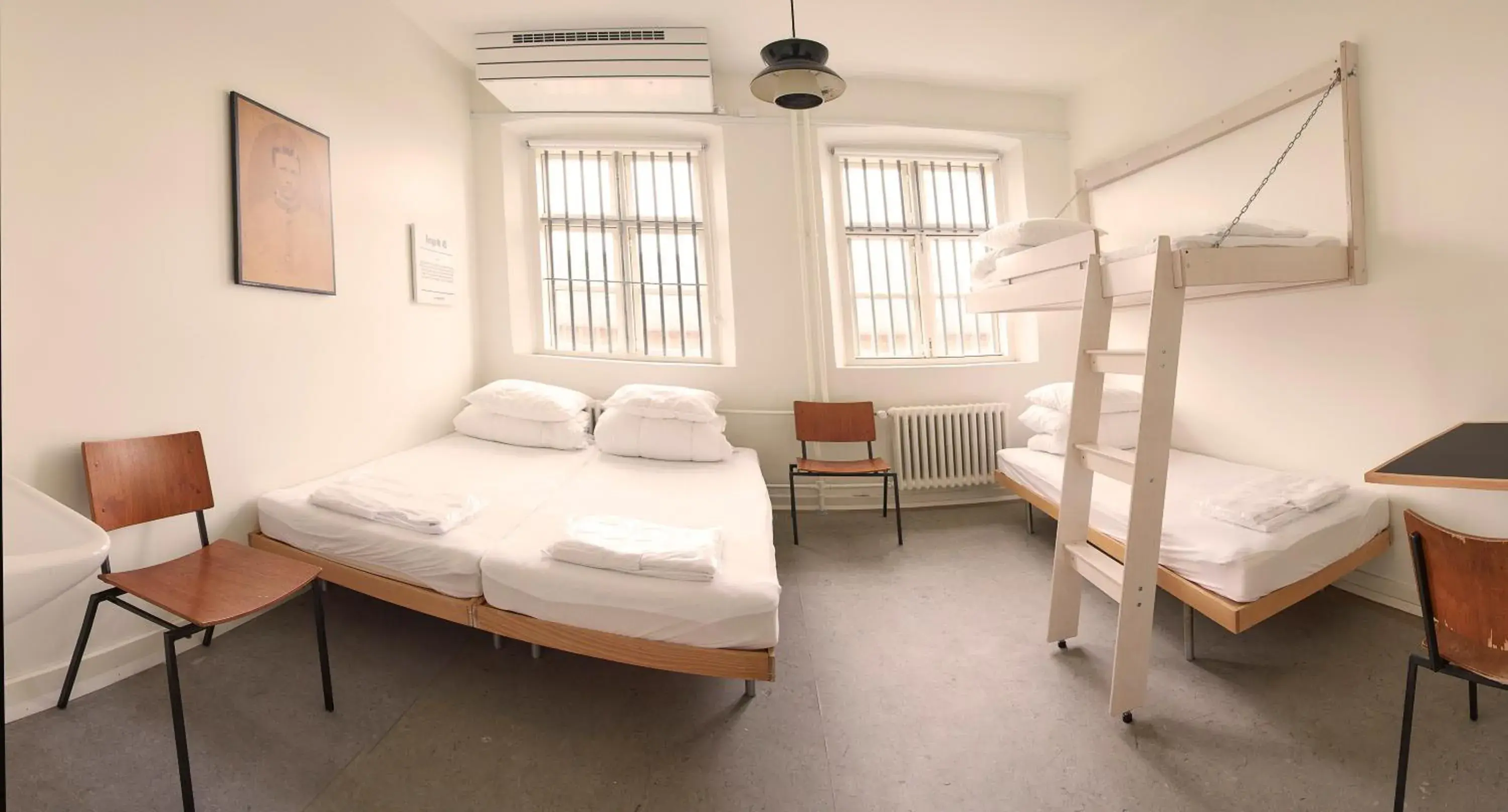 Quadruple Cell Room in SleepIn FÆNGSLET Quadruple Cell Room in SleepIn FÆNGSLET