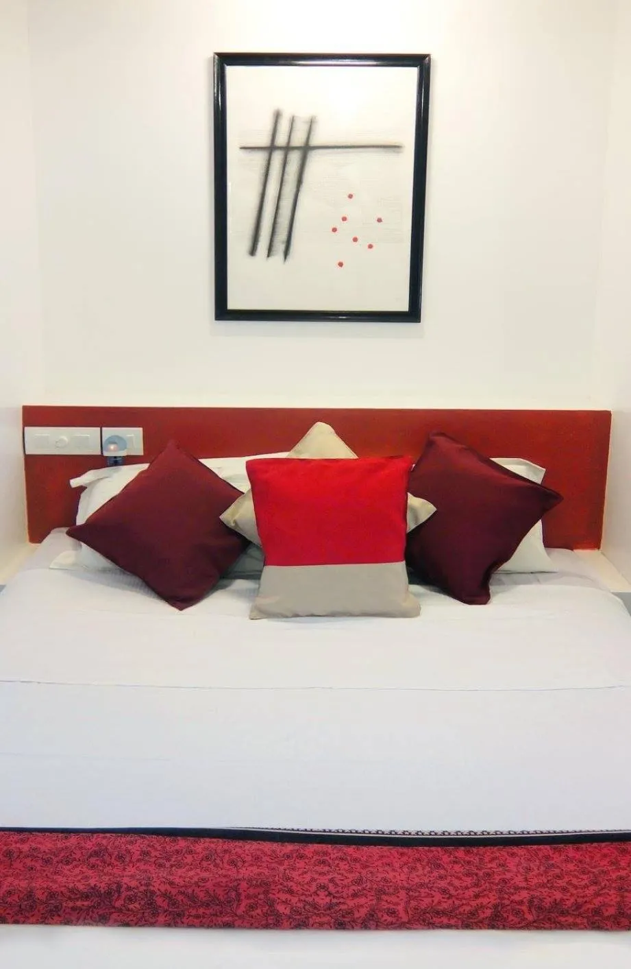 Bedroom, Bed in Petit Elephant