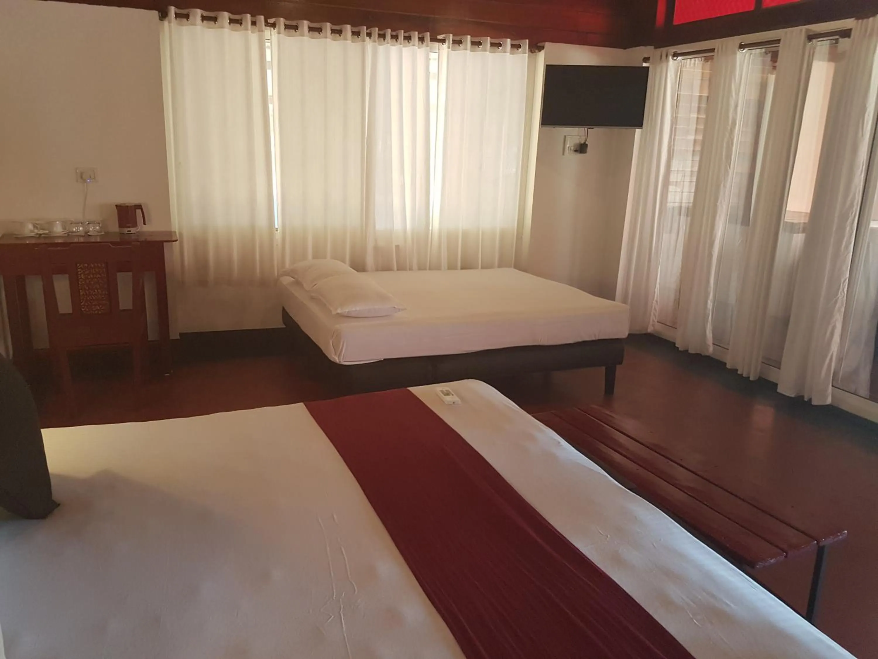 Bedroom, Bed in Petit Elephant