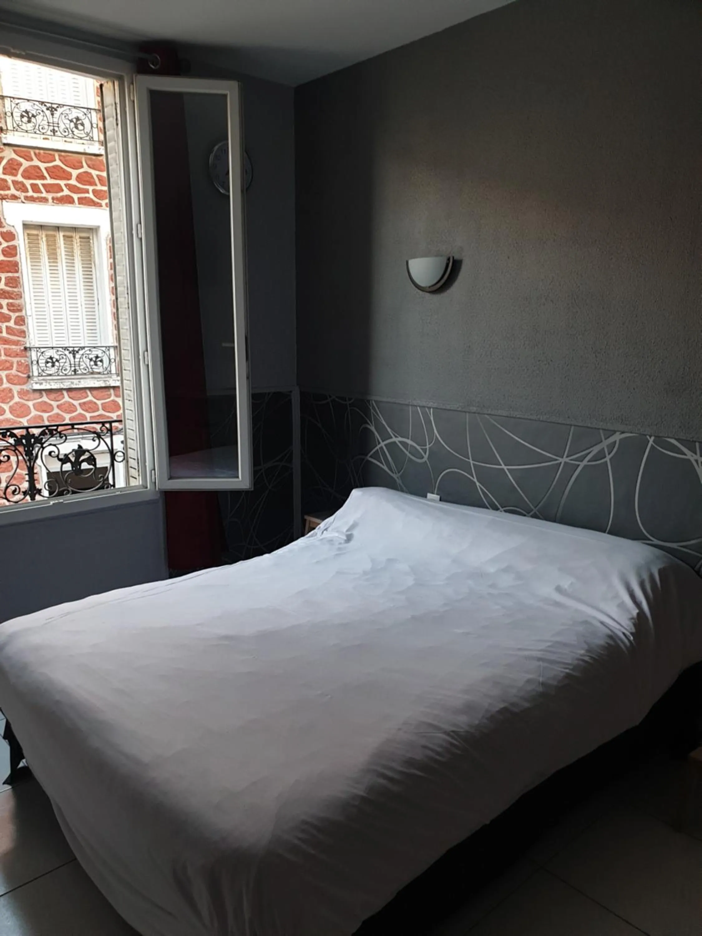 Bed in Hôtel Belfort