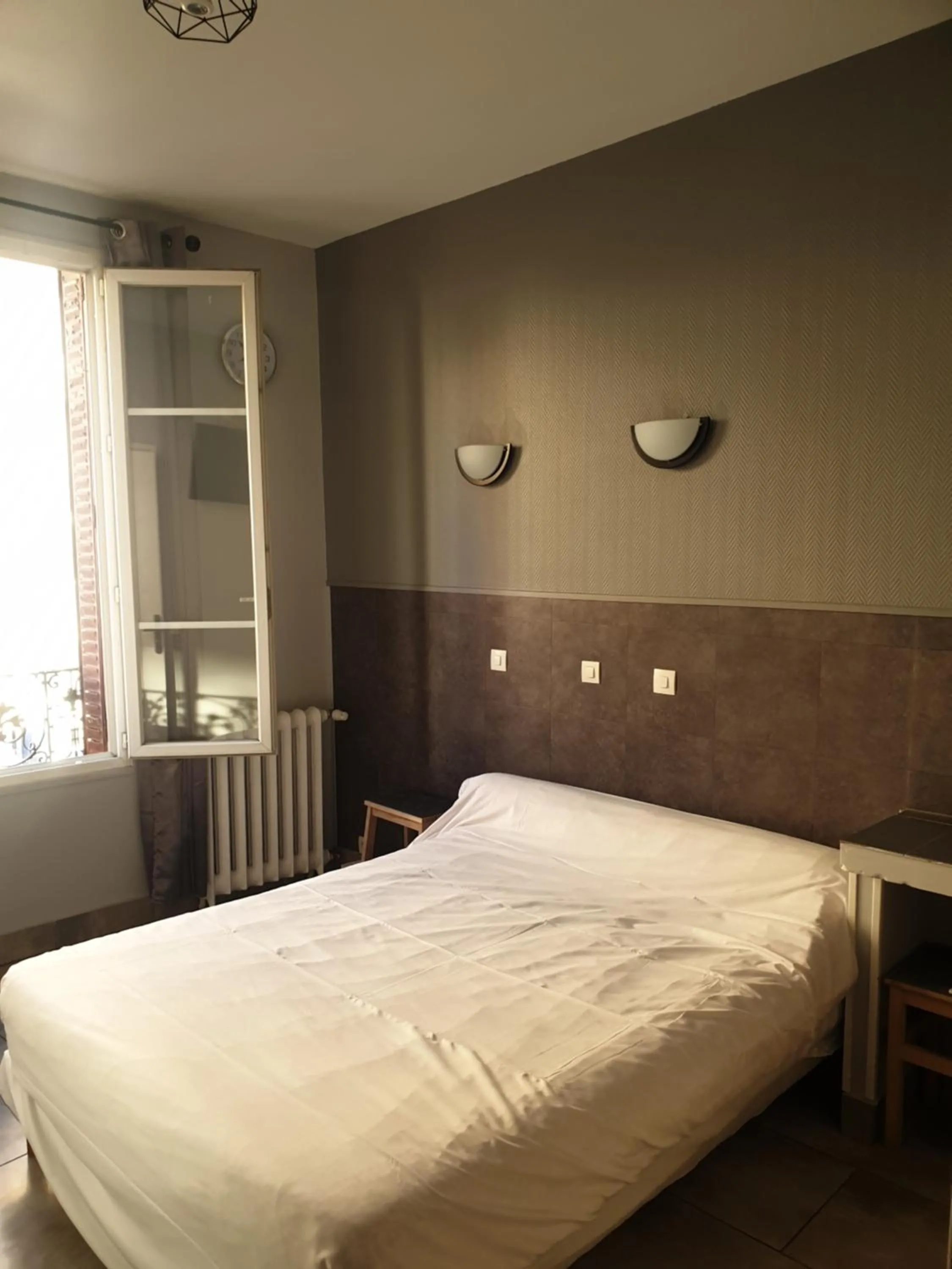Bed in Hôtel Belfort