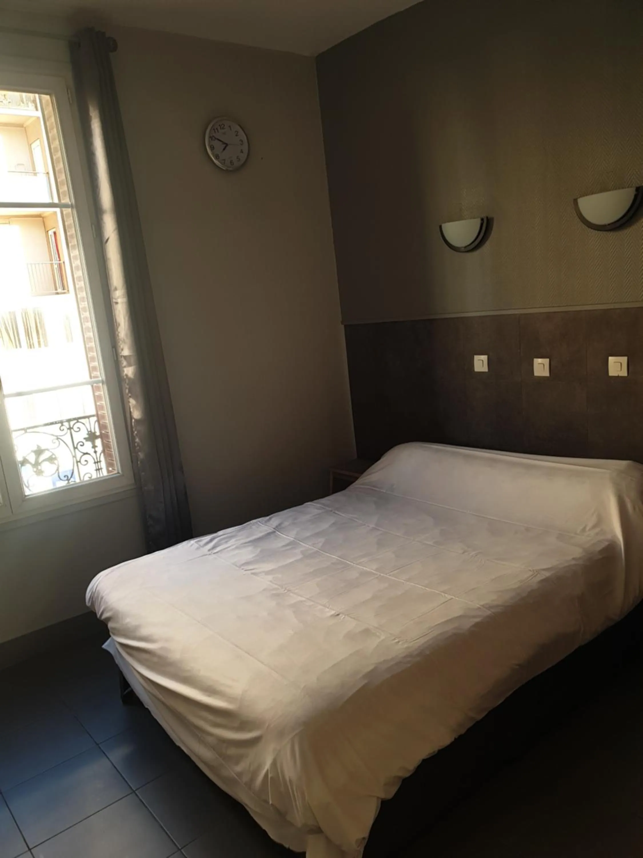 Bed in Hôtel Belfort