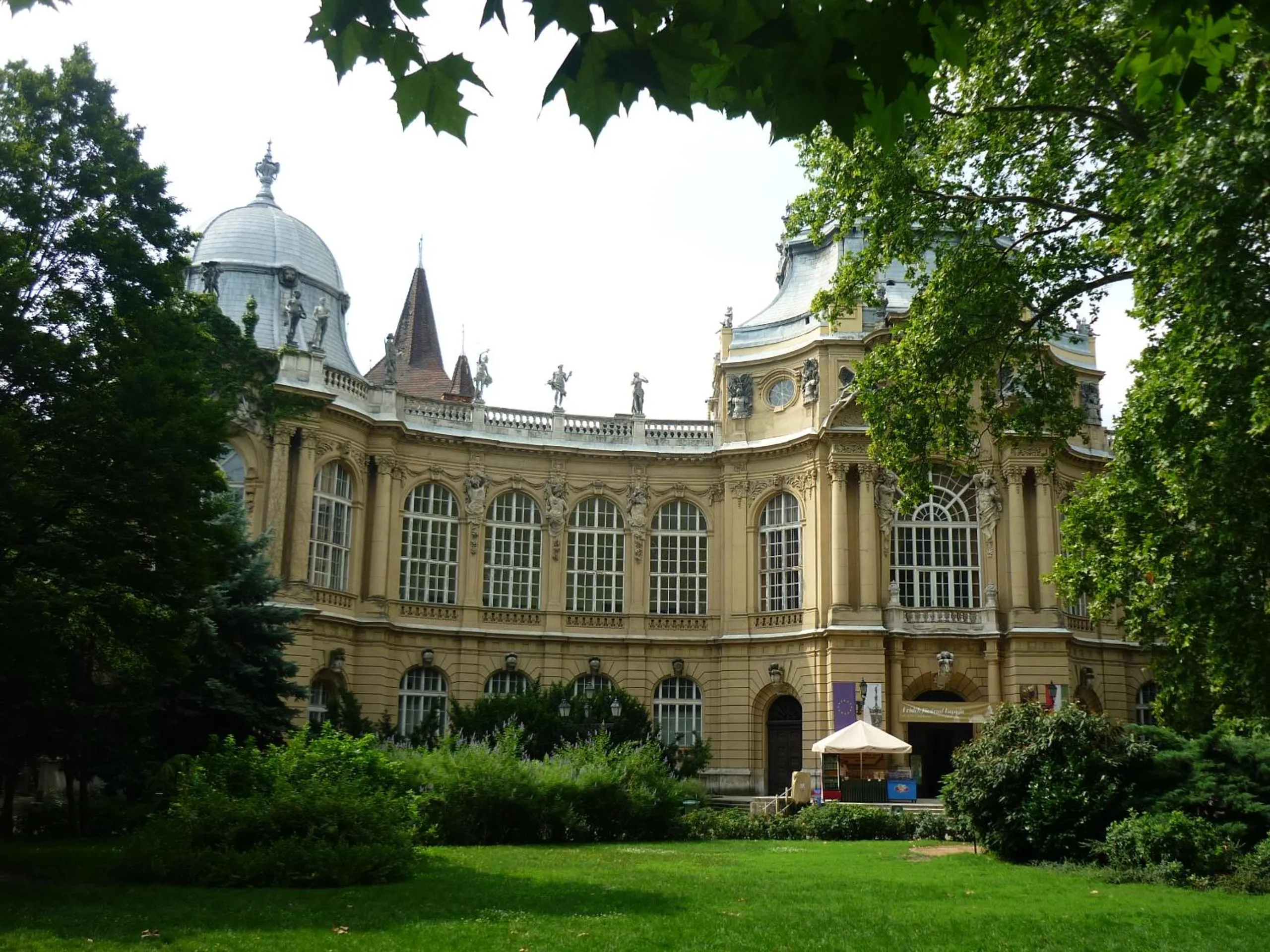 Nearby landmark in Joe Apartman Budapest