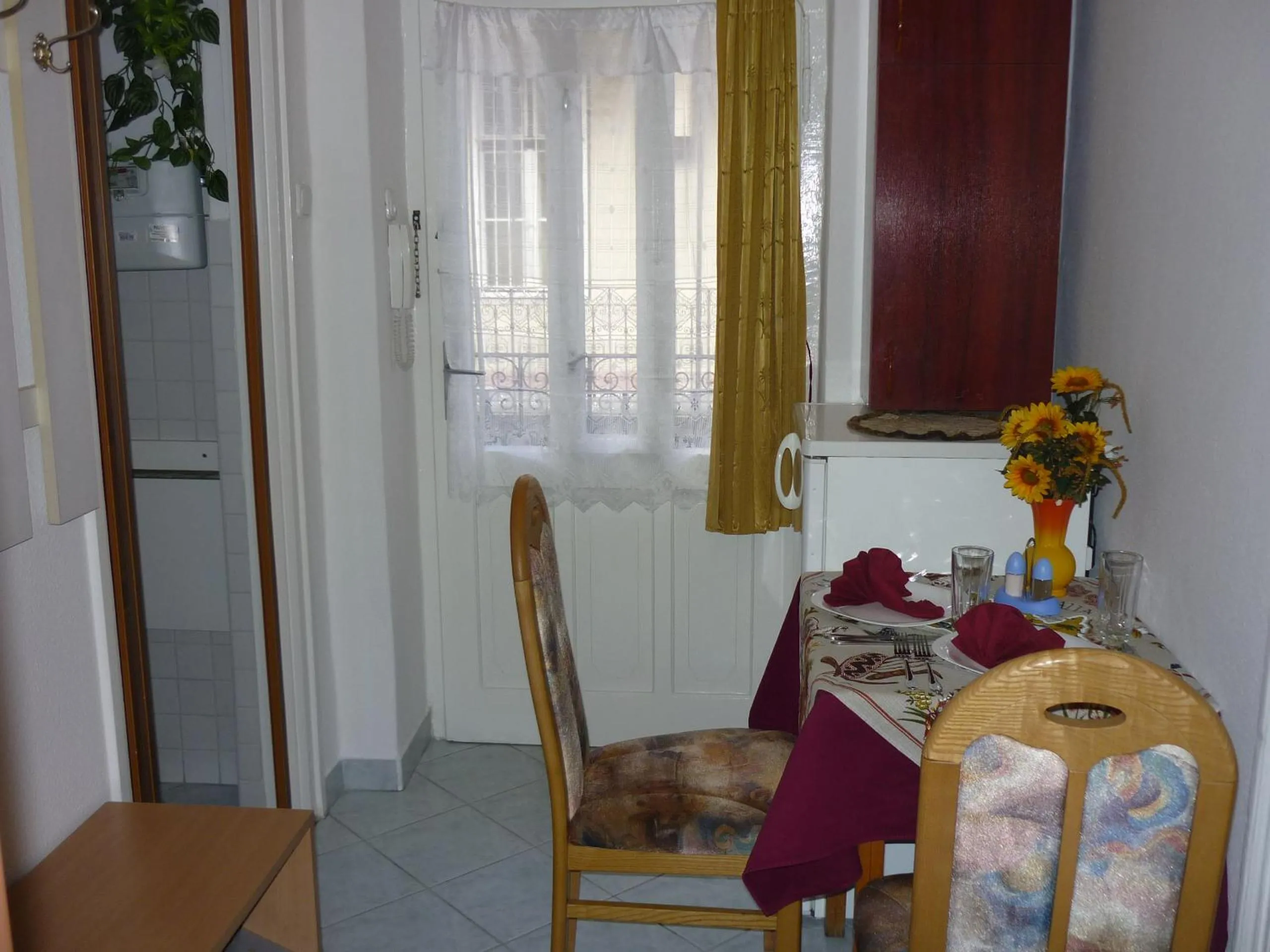 Dining area in Joe Apartman Budapest