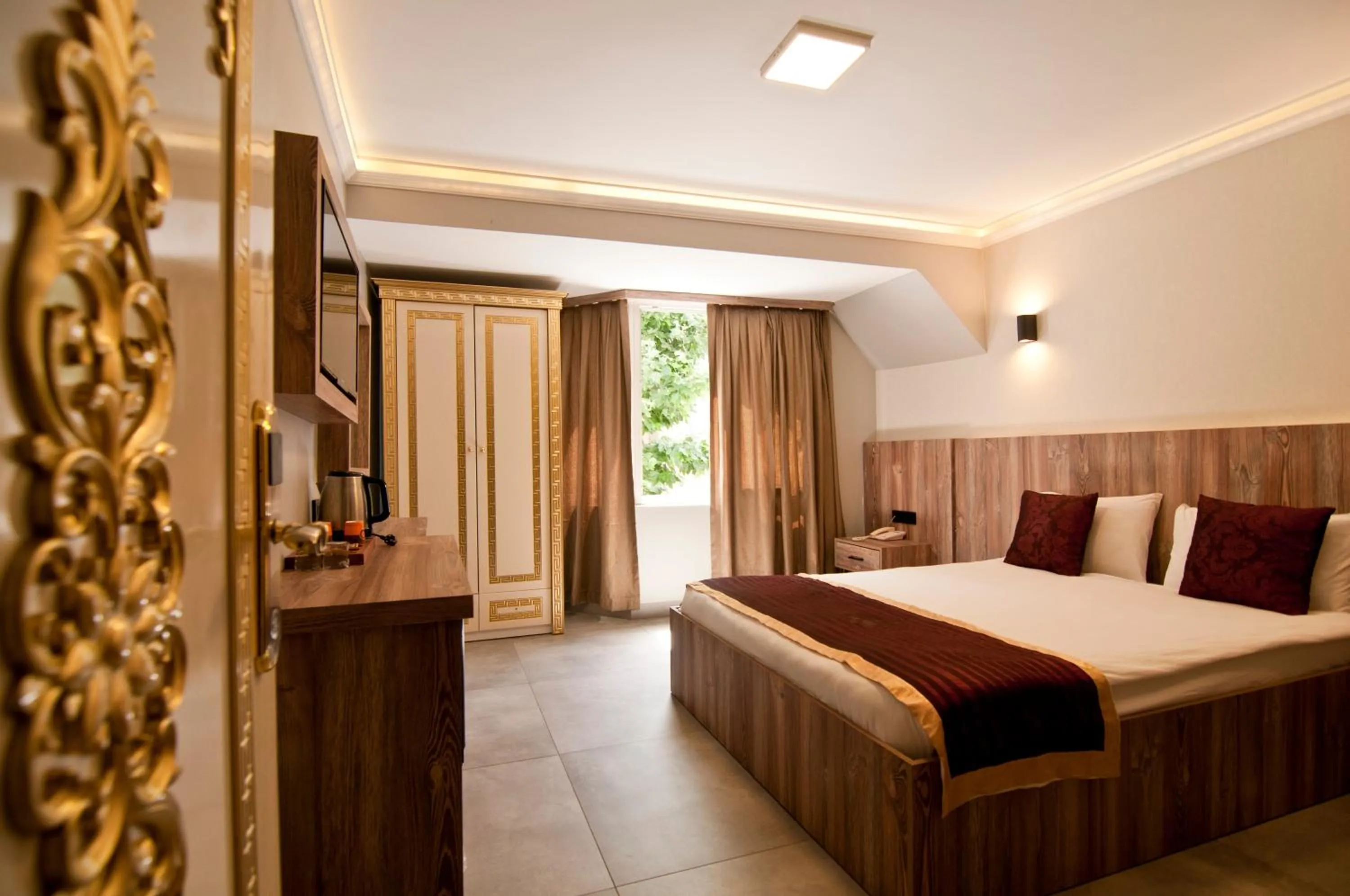 Photo of the whole room, Bed in Vali Konak Hotel Nişantaşı