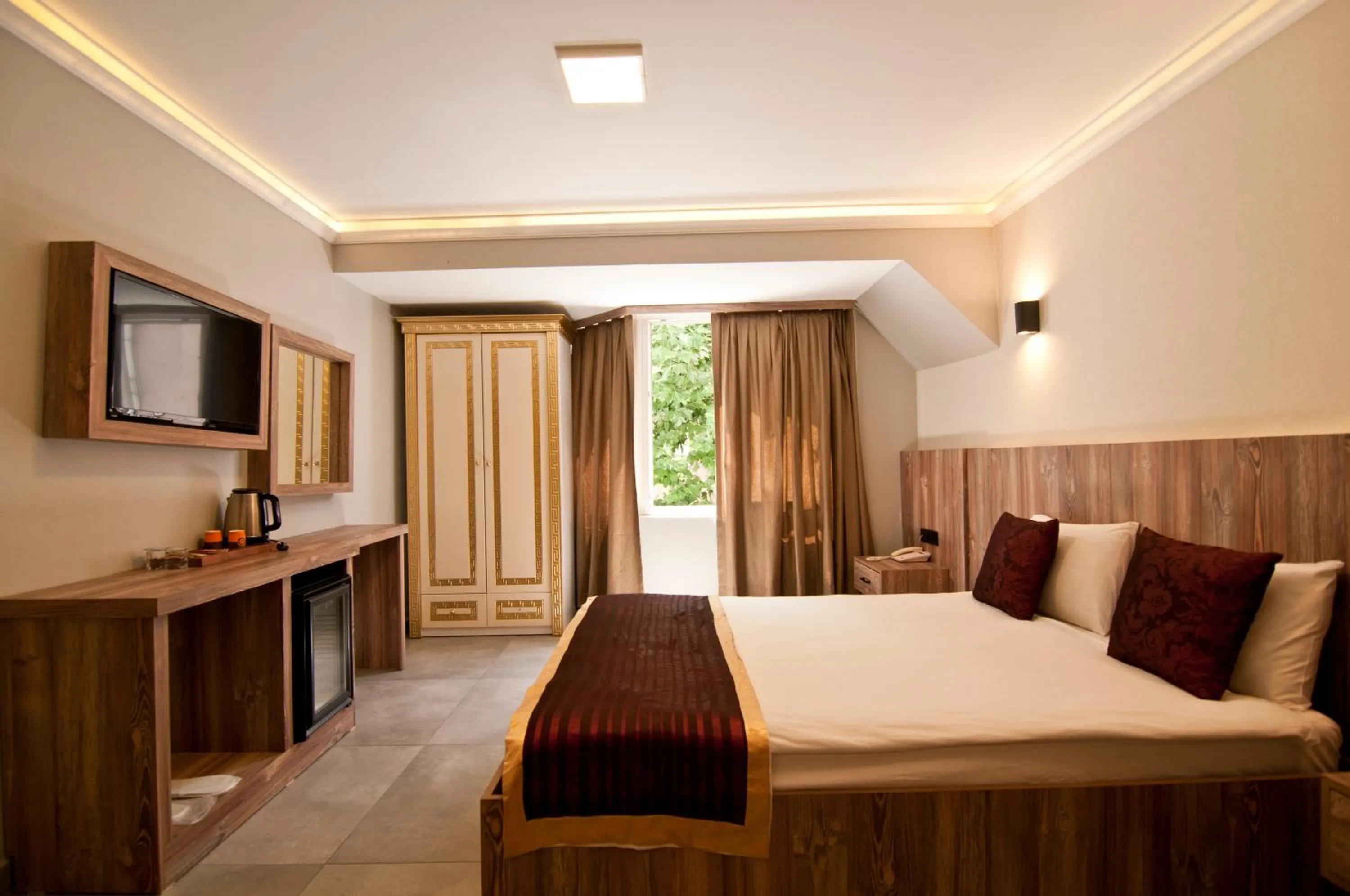 Photo of the whole room, Bed in Vali Konak Hotel Nişantaşı