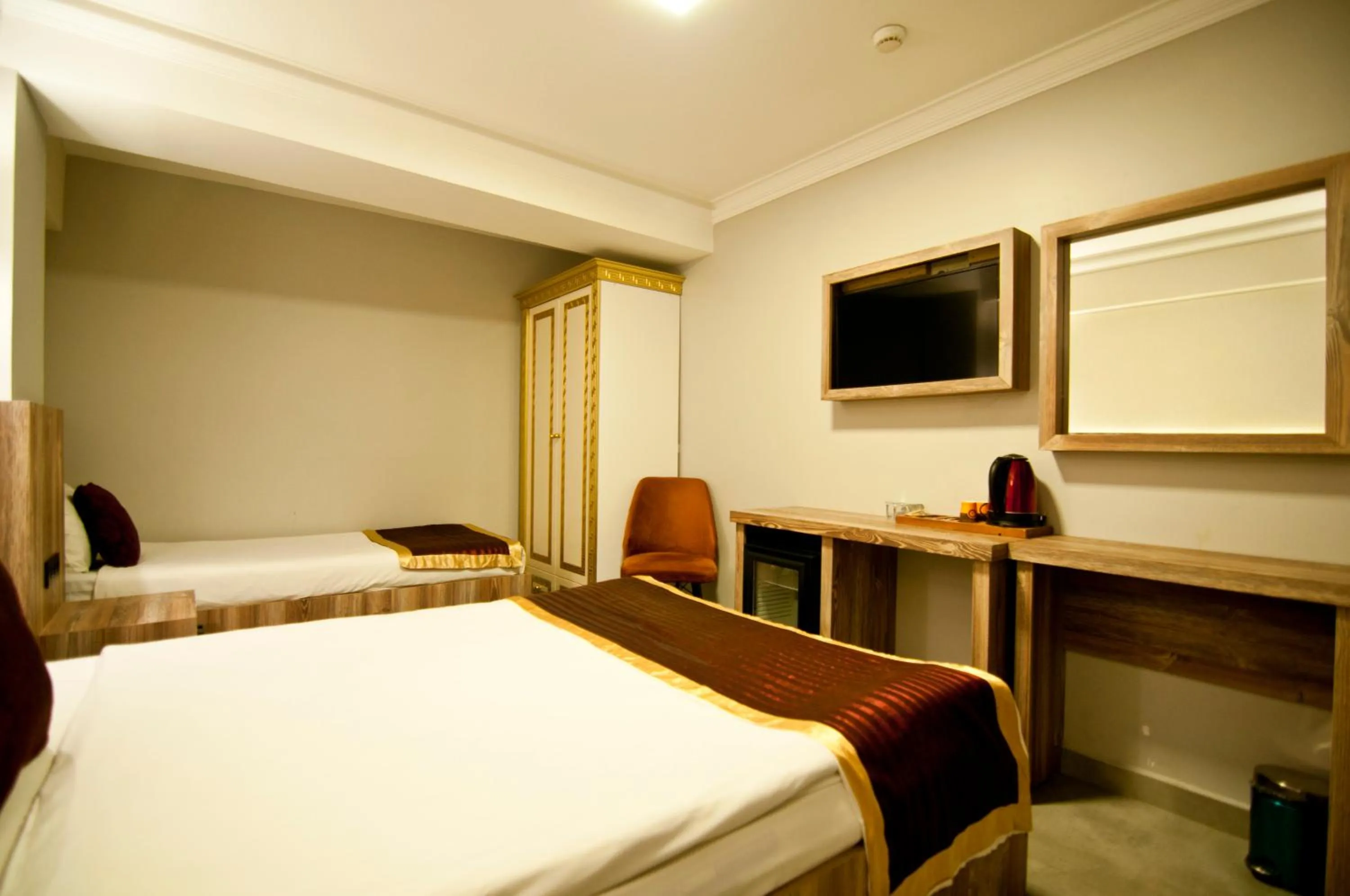 Photo of the whole room, Bed in Vali Konak Hotel Nişantaşı