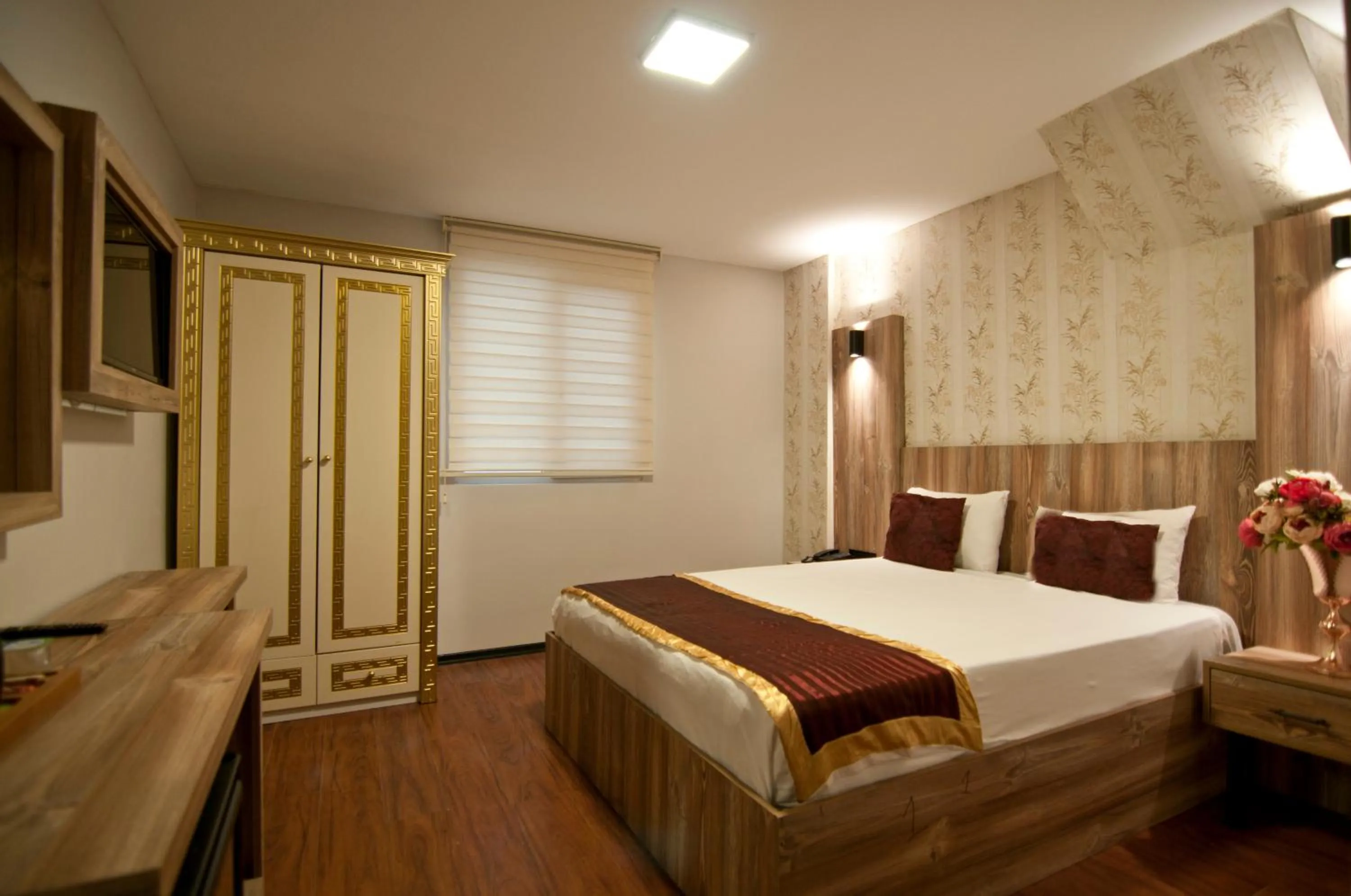 Photo of the whole room, Bed in Vali Konak Hotel Nişantaşı