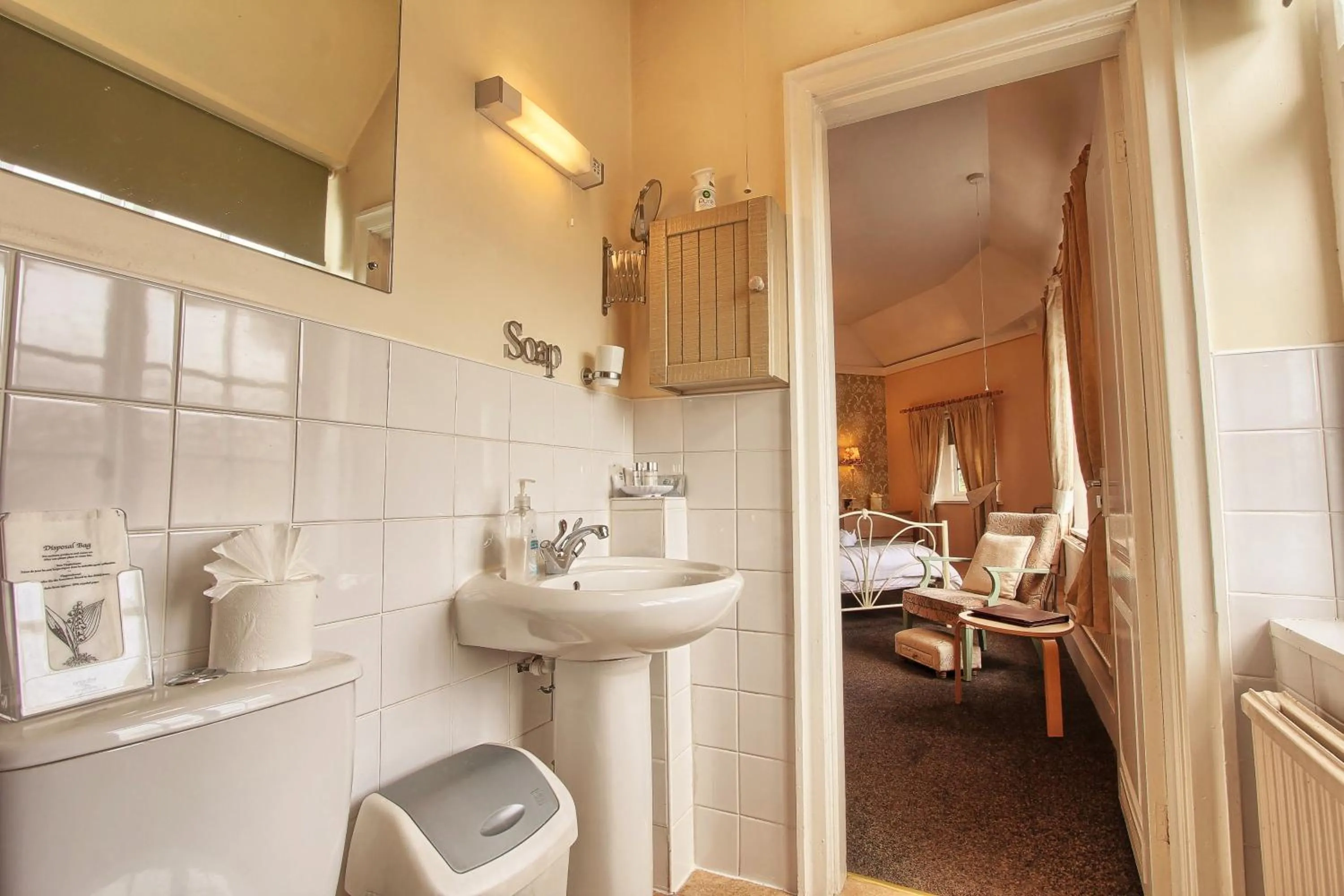 Bathroom in The Stockton Arms Hotel