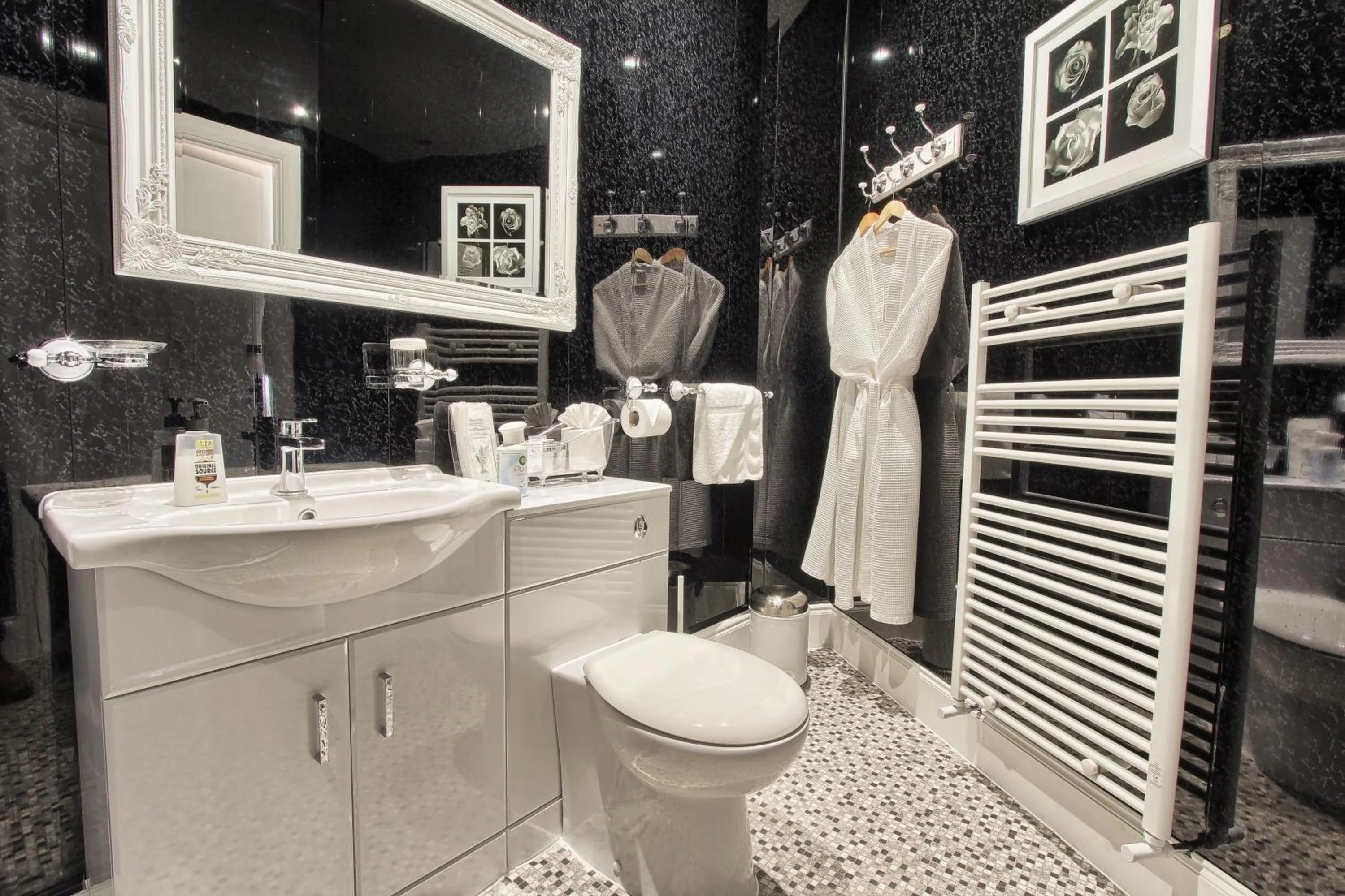 Bathroom in The Stockton Arms Hotel