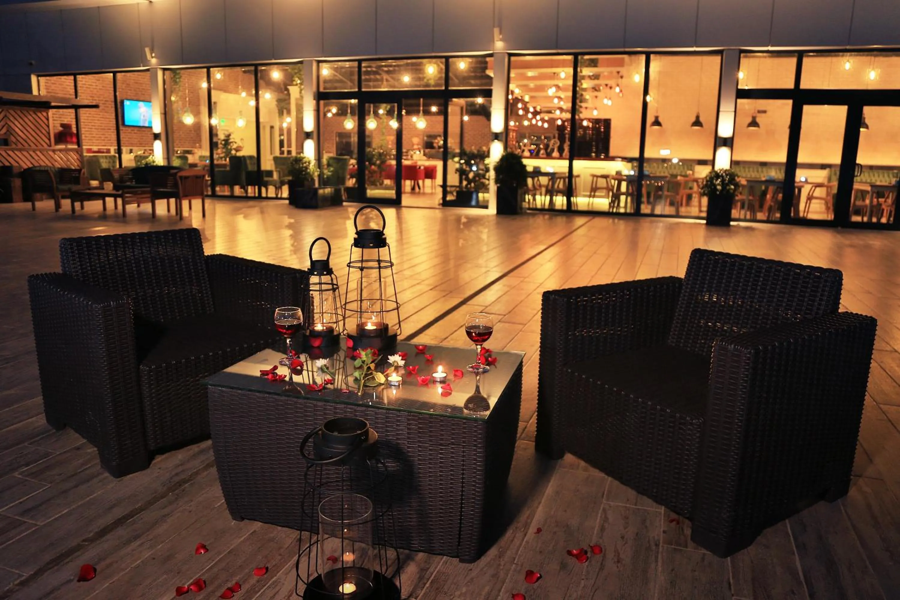 Restaurant/places to eat in Yildiz Life Hotel