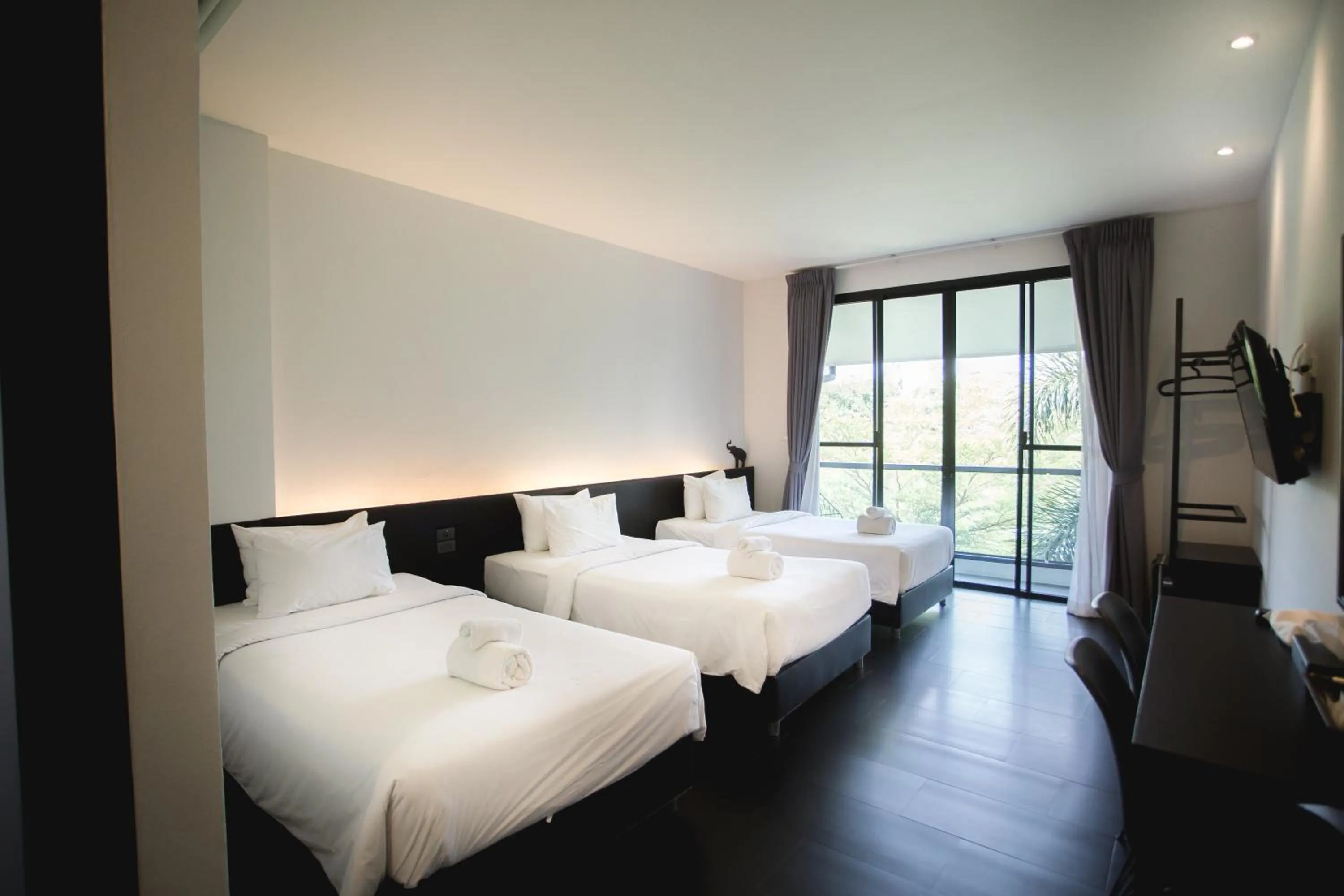 Bedroom, Bed in iWualai Hotel