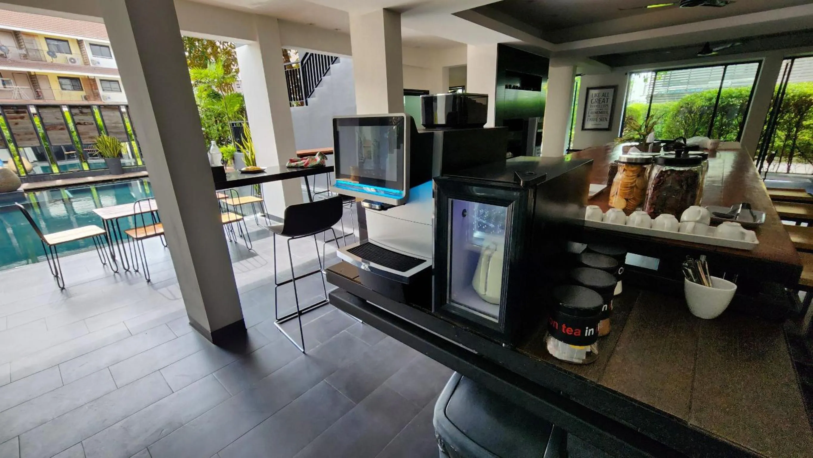 Coffee/tea facilities in iWualai Hotel