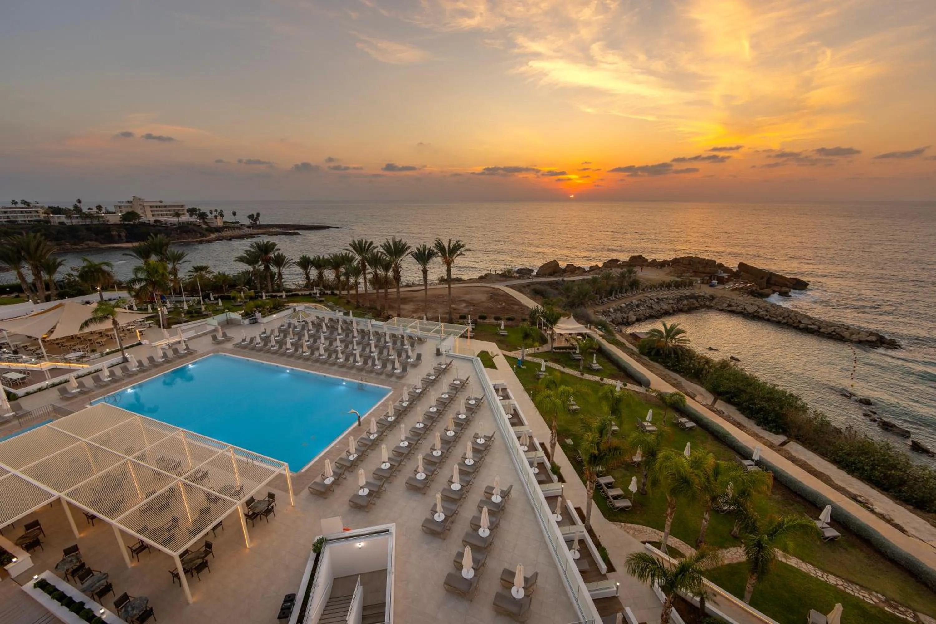 Beach in Queens Bay Hotel