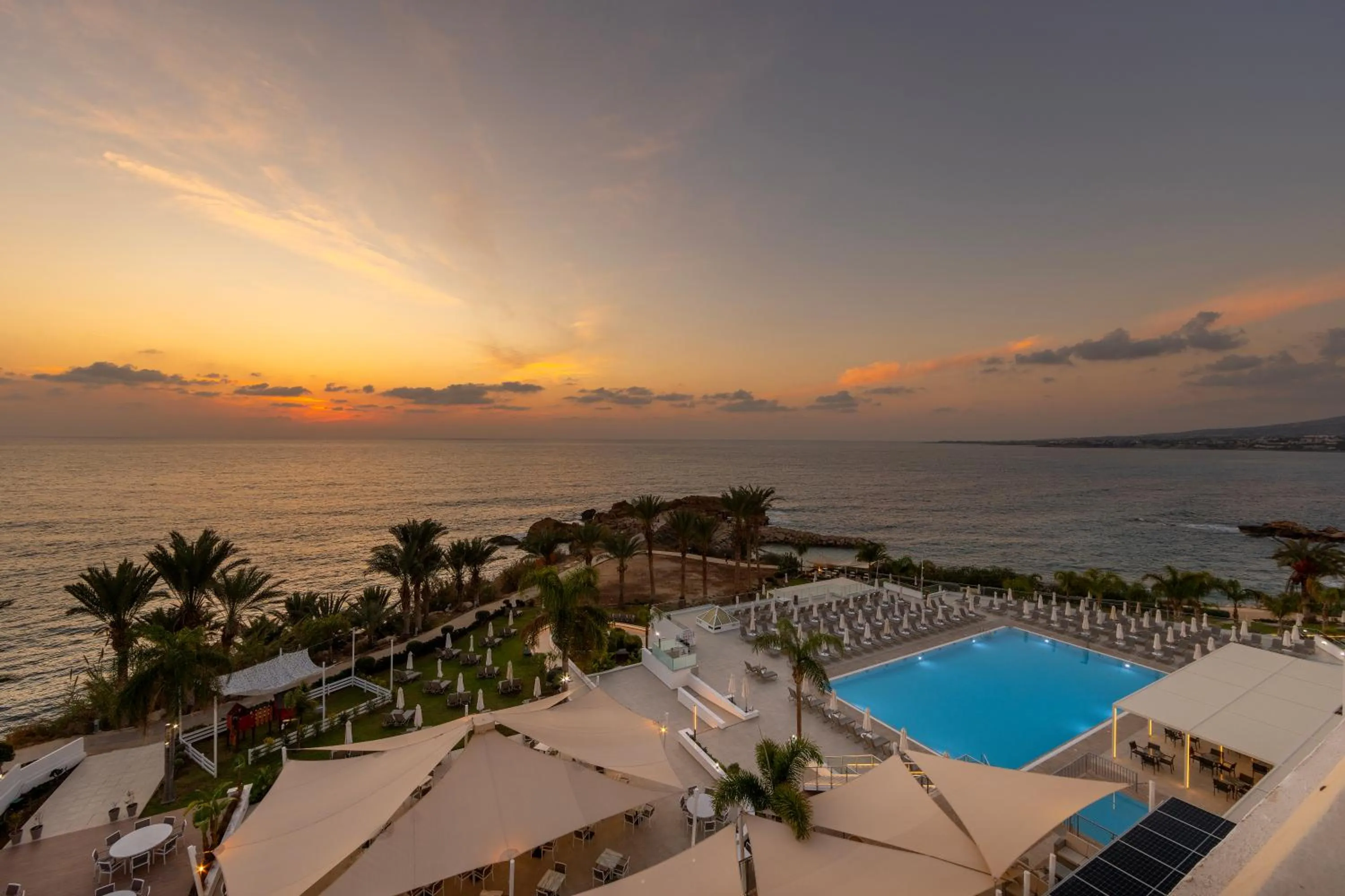 Pool view in Queens Bay Hotel