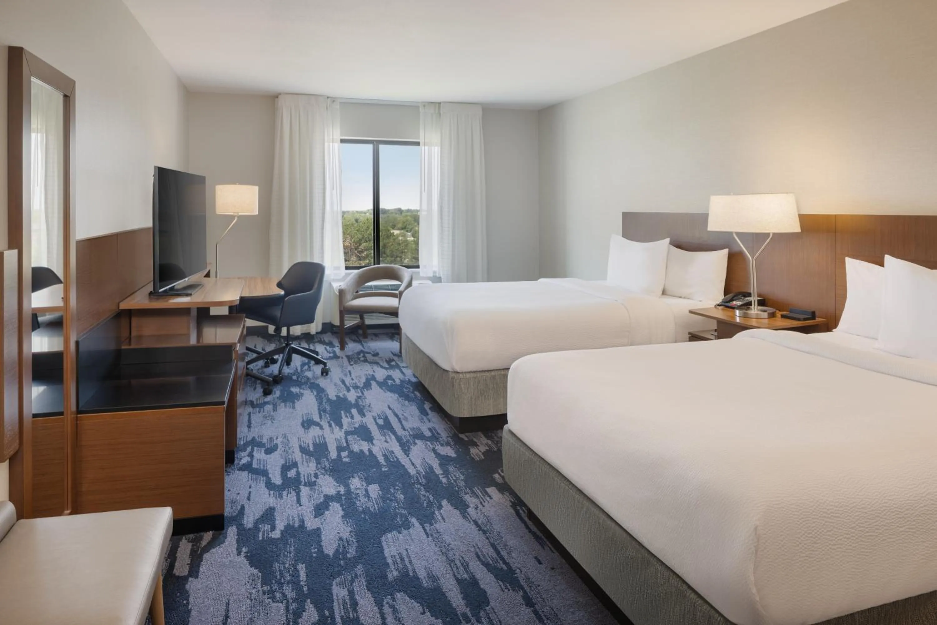 Bed in Fairfield Inn & Suites by Marriott Lincoln Southeast