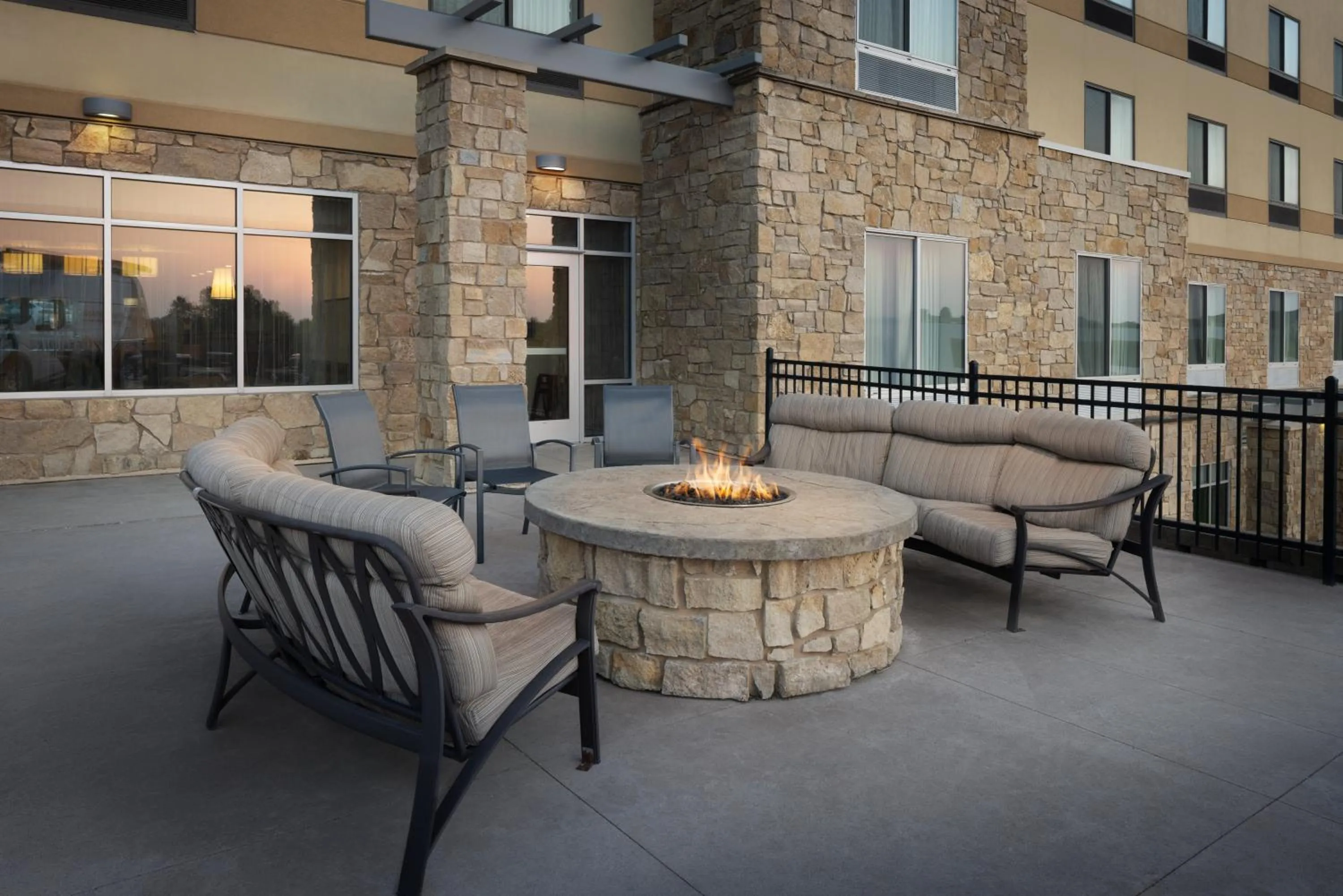 fireplace in Fairfield Inn & Suites by Marriott Lincoln Southeast