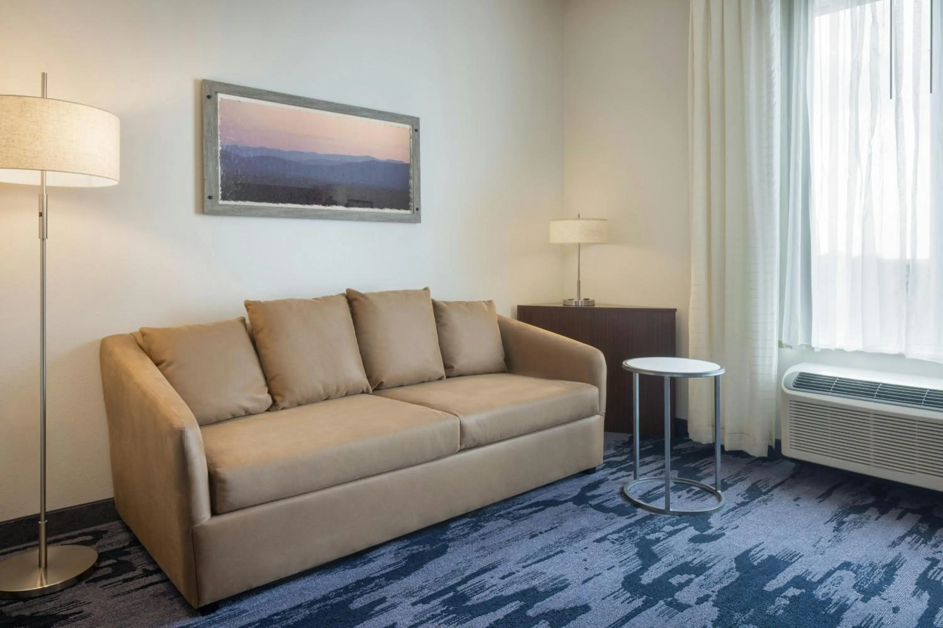 Photo of the whole room in Fairfield Inn & Suites by Marriott Lincoln Southeast