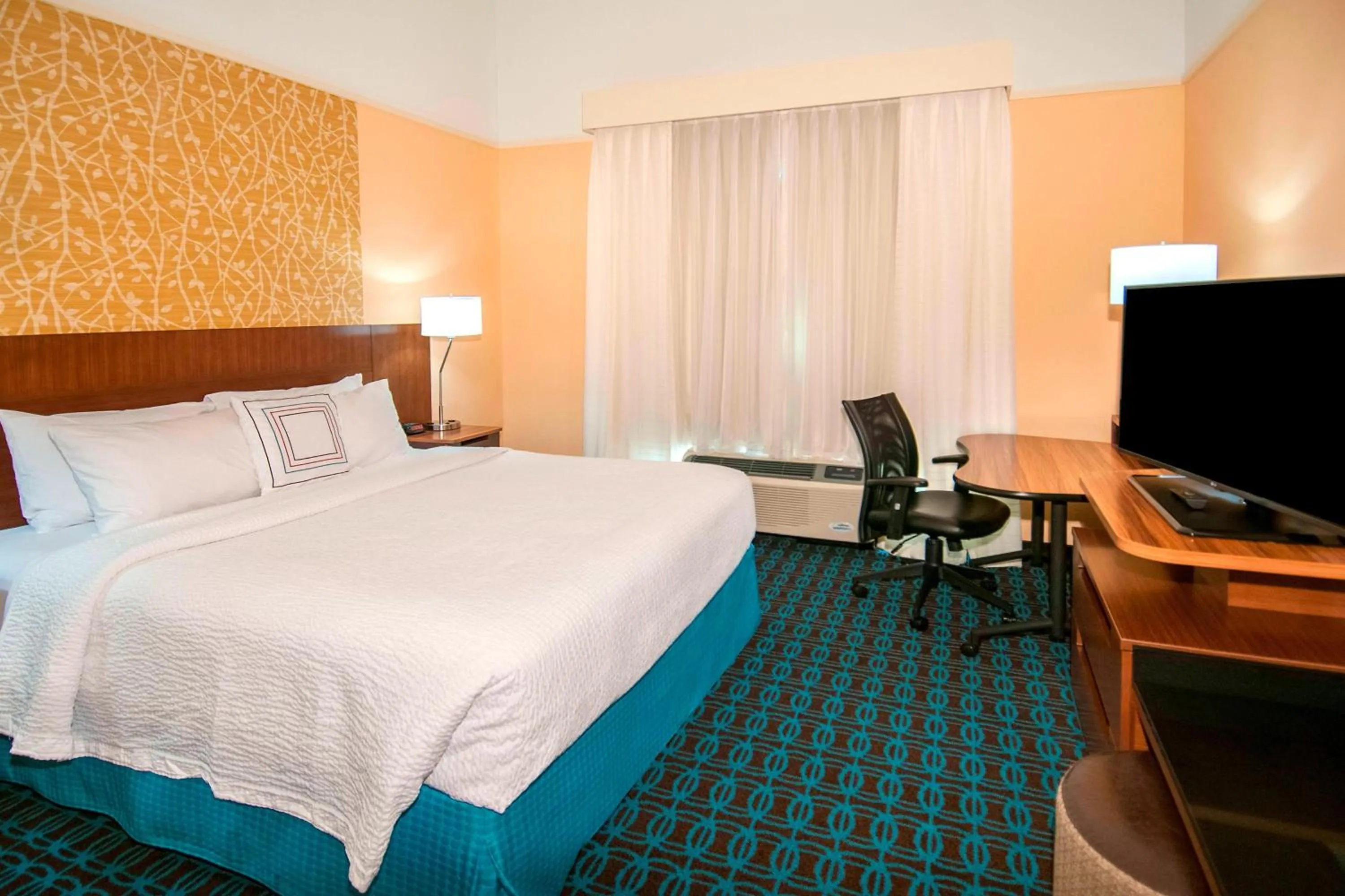 Photo of the whole room, Bed in Fairfield Inn & Suites by Marriott San Antonio Brooks City Base
