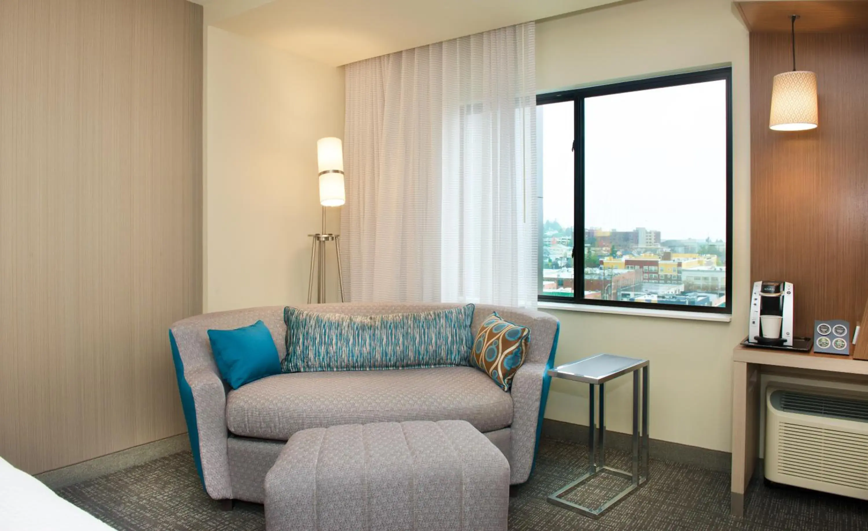 King Room with View in Courtyard by Marriott Seattle Everett Downtown King Room with View in Courtyard by Marriott Seattle Everett Downtown