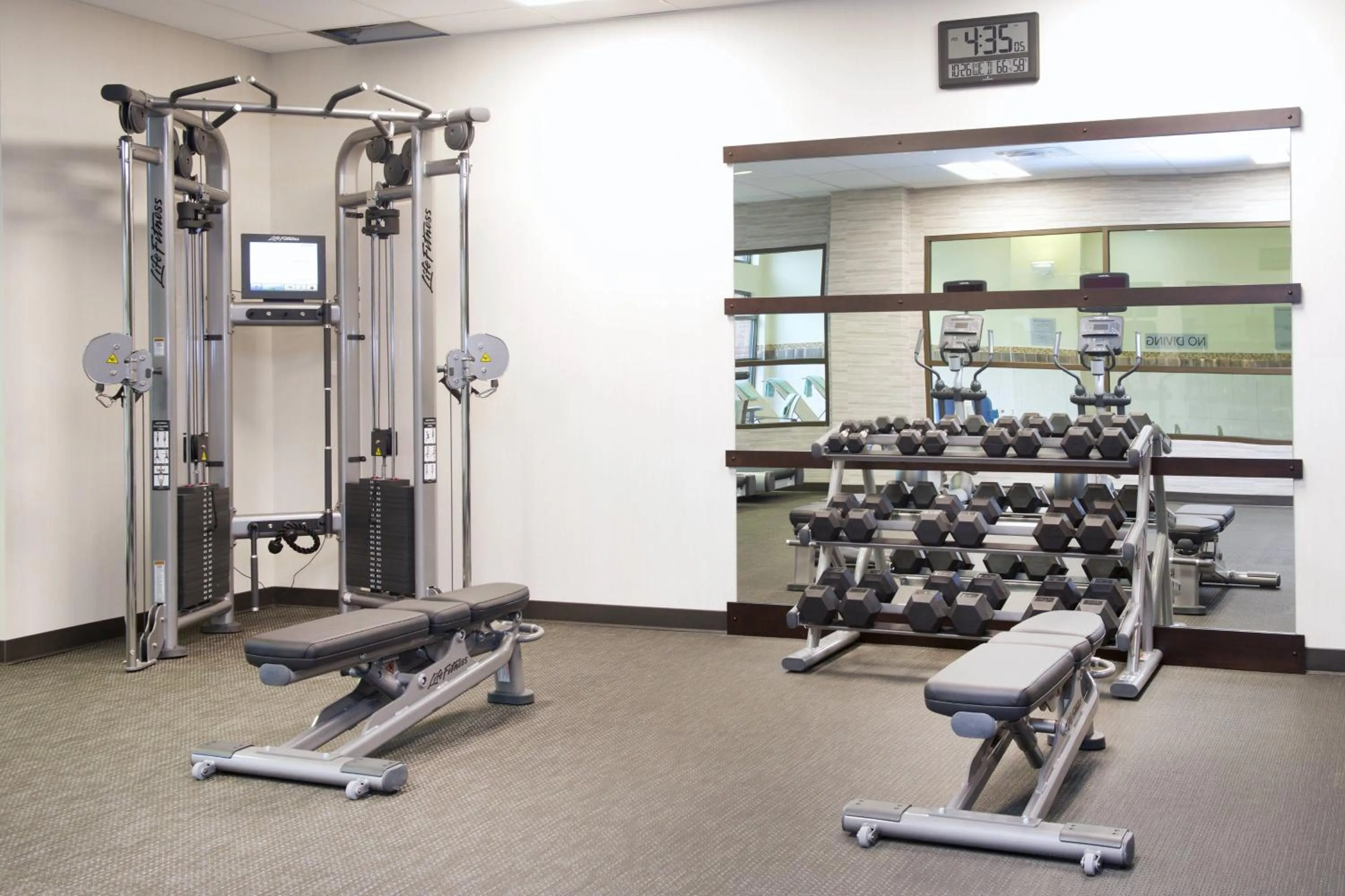 Fitness centre/facilities in Courtyard by Marriott Seattle Everett Downtown