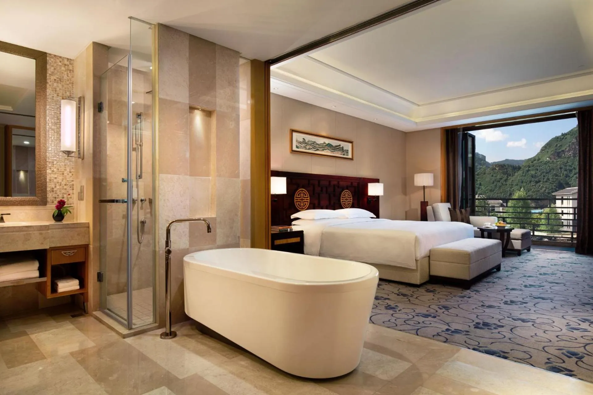 Bed in Wutai Mountain Marriott Hotel