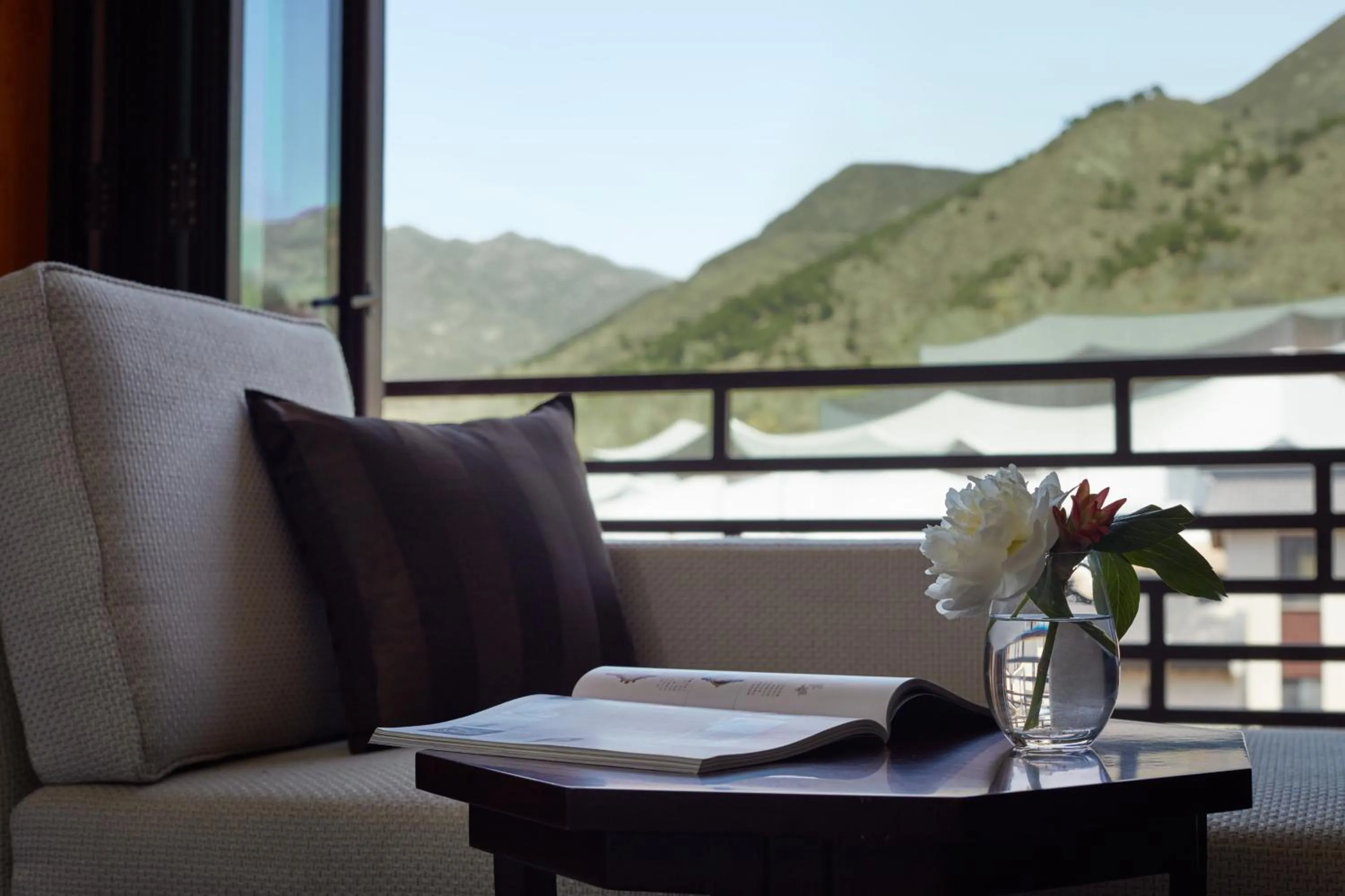 Seating area in Wutai Mountain Marriott Hotel