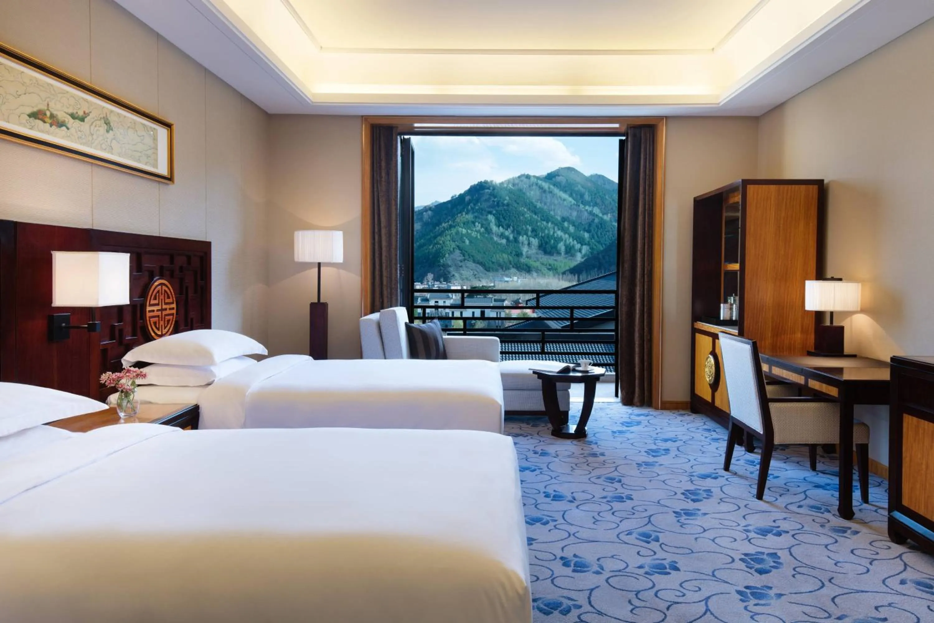 Photo of the whole room, Bed in Wutai Mountain Marriott Hotel