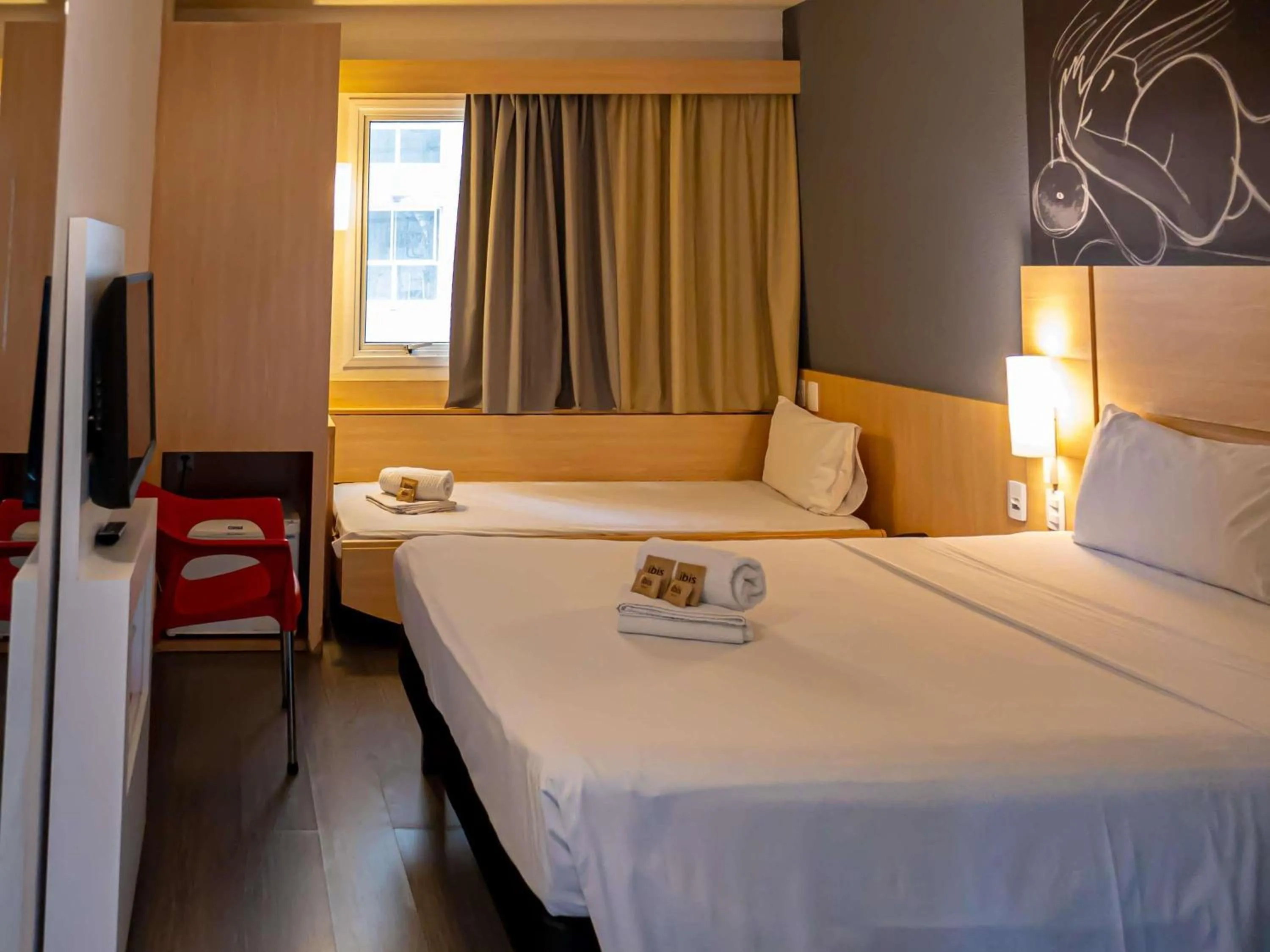 Bedroom, Bed in ibis Macae