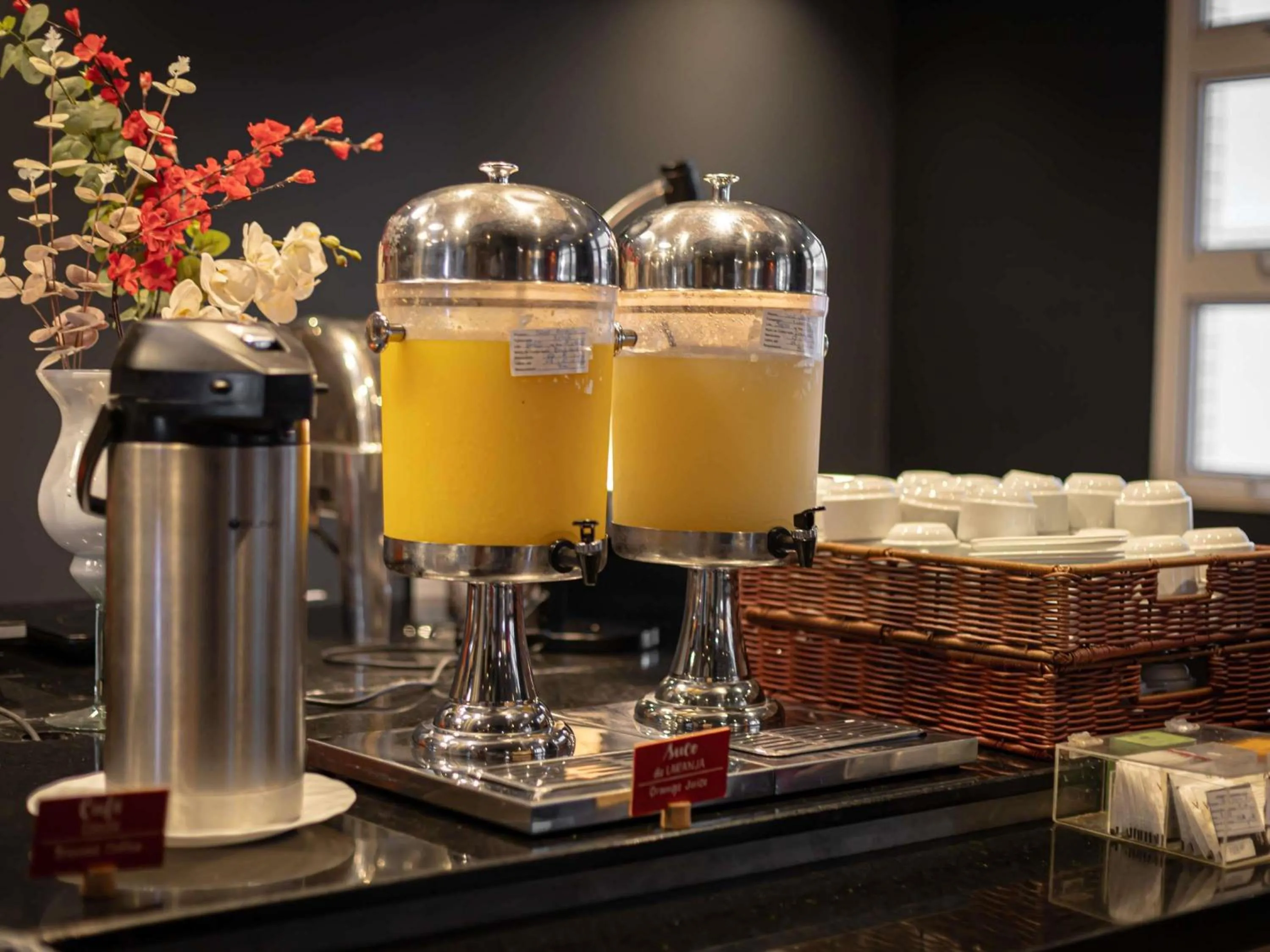 Restaurant/places to eat in ibis Macae