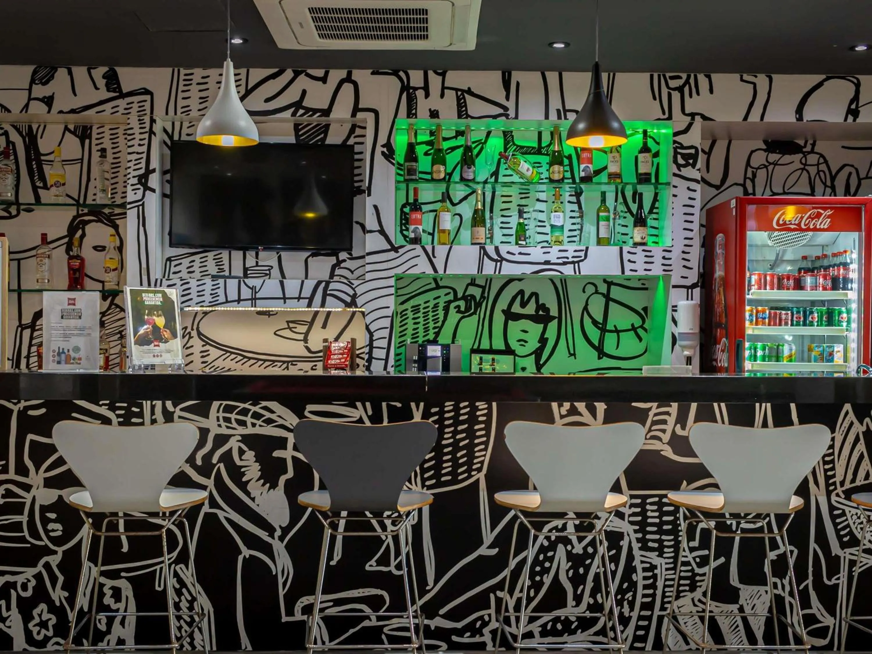 Lounge or bar in ibis Macae