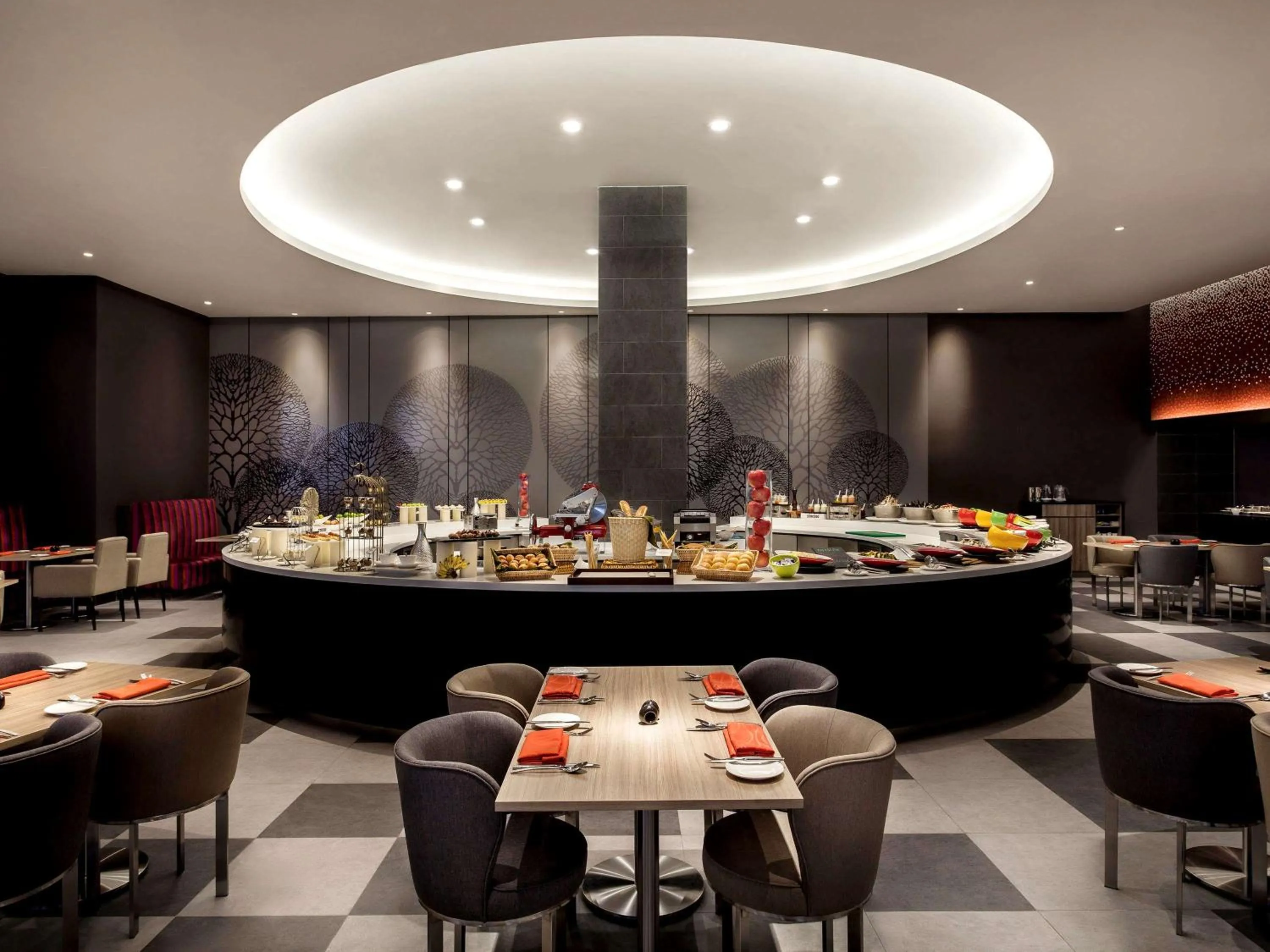 Restaurant/places to eat in Pullman Miri Waterfront