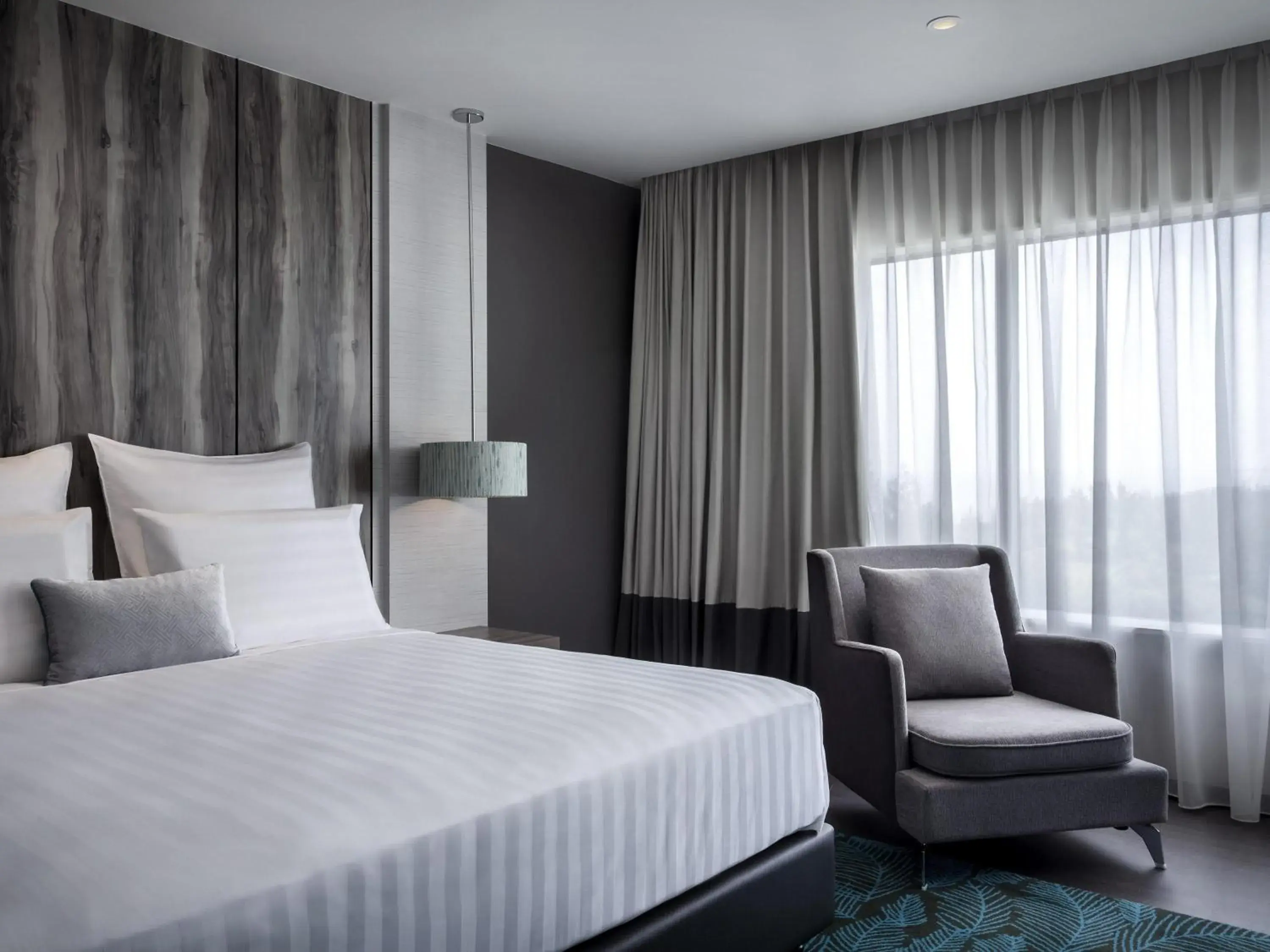 Superior King Room with City View in Pullman Miri Waterfront Superior King Room with City View in Pullman Miri Waterfront