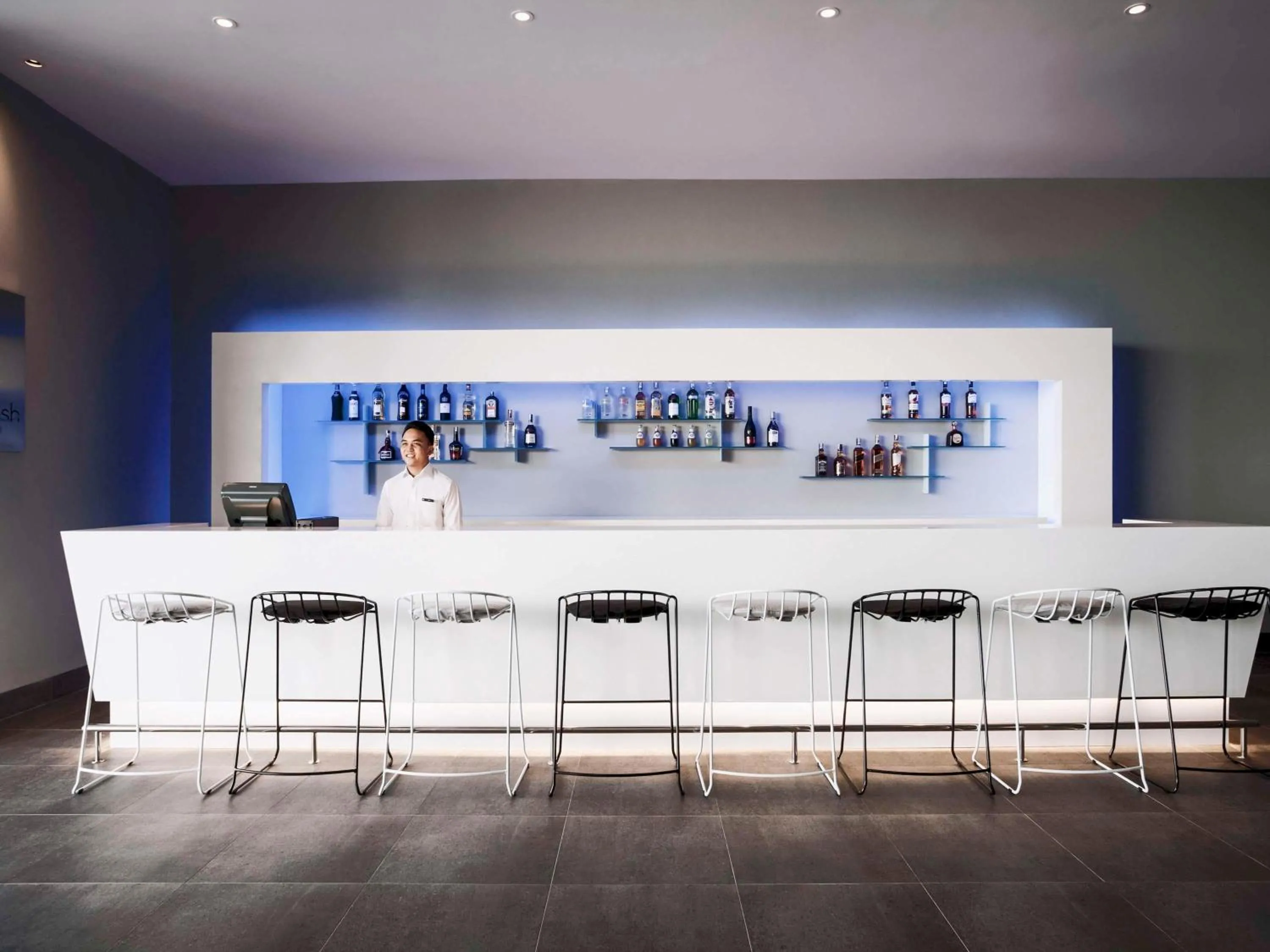 Lounge or bar in Pullman Miri Waterfront