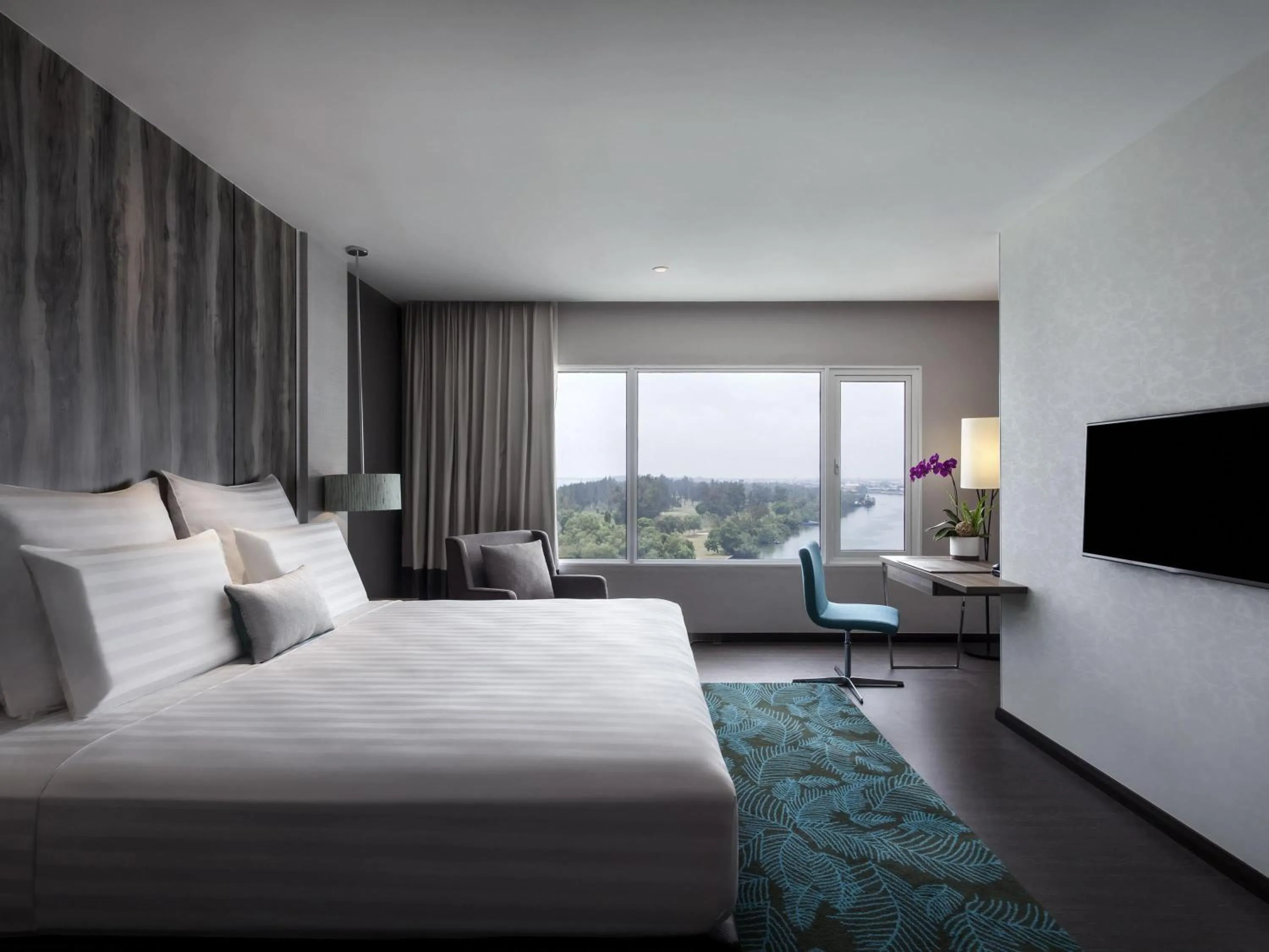 Bedroom, Bed in Pullman Miri Waterfront