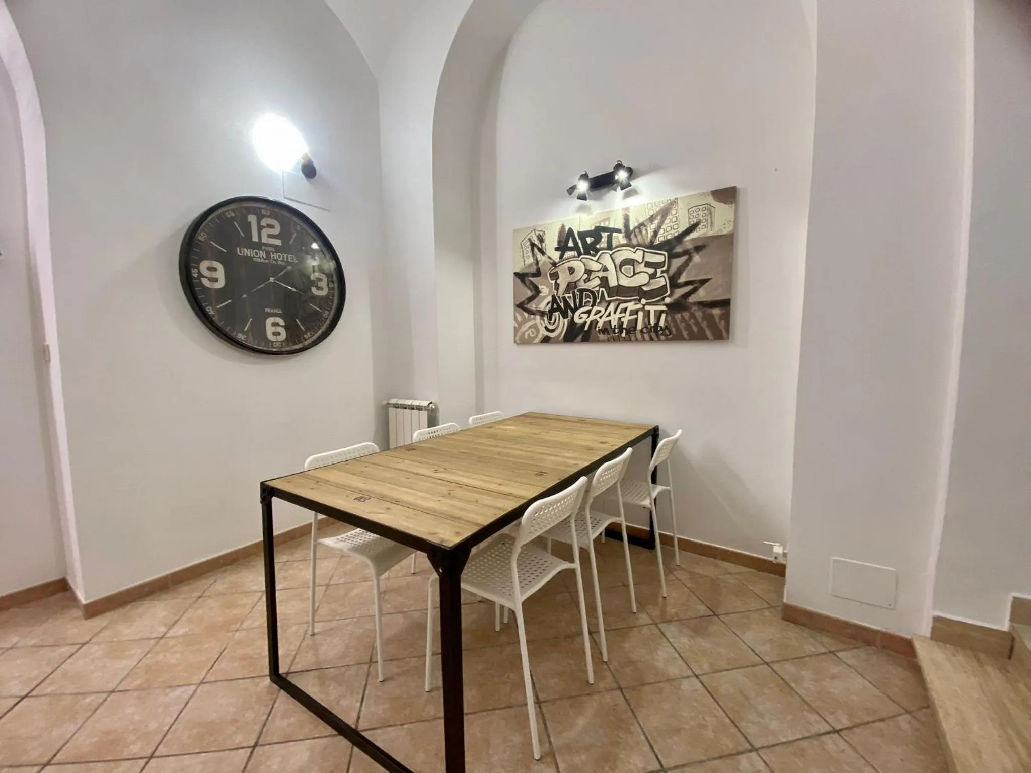 Dining area in Trinity Luxury Rooms