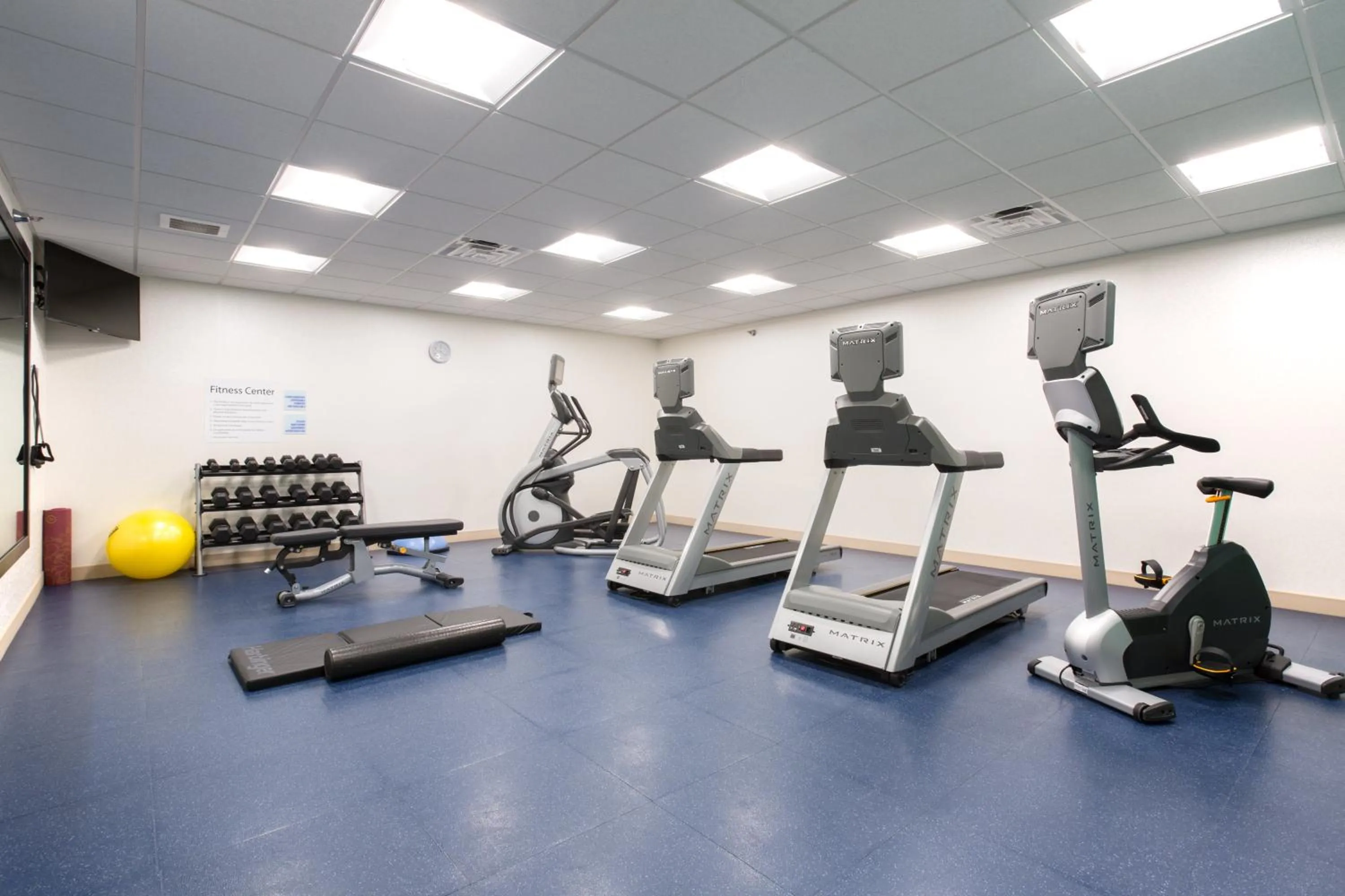 Fitness centre/facilities in Holiday Inn Express & Suites Lincoln I - 80 by IHG