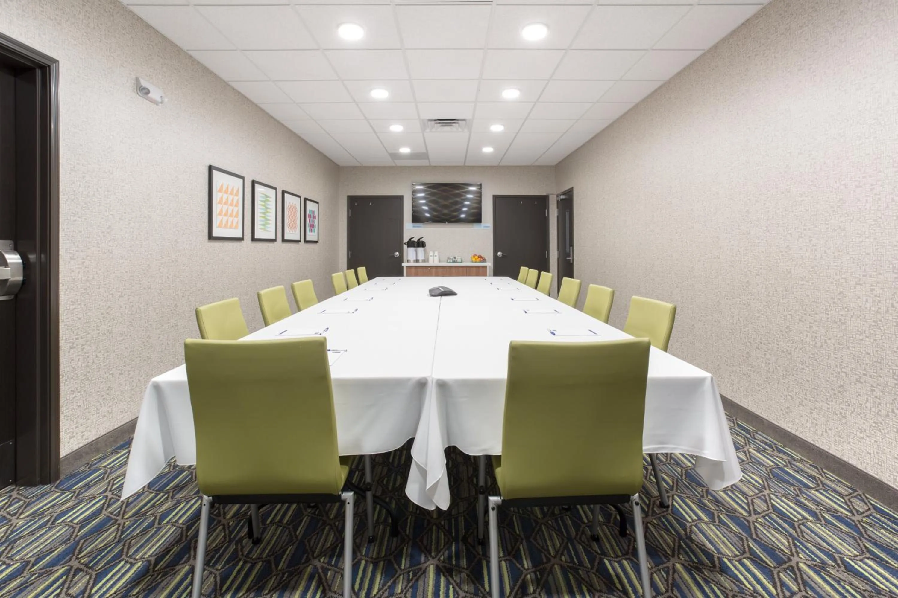 Meeting/conference room in Holiday Inn Express & Suites Lincoln I - 80 by IHG