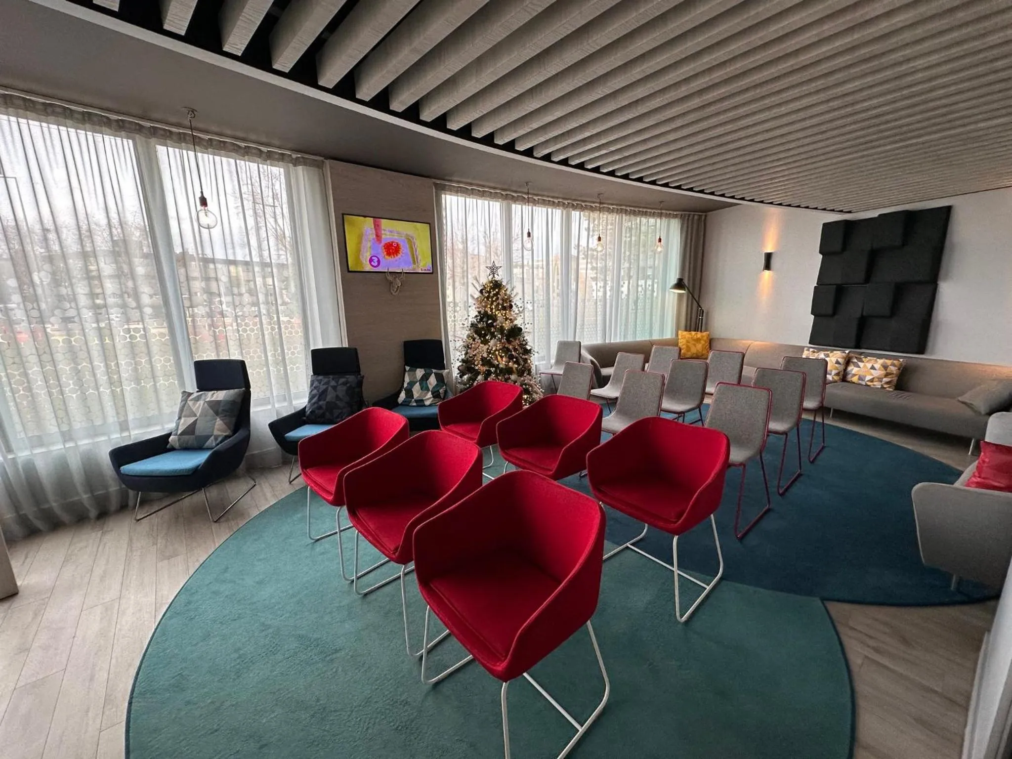 Meeting/conference room in Holiday Inn Express Paris - Velizy by IHG