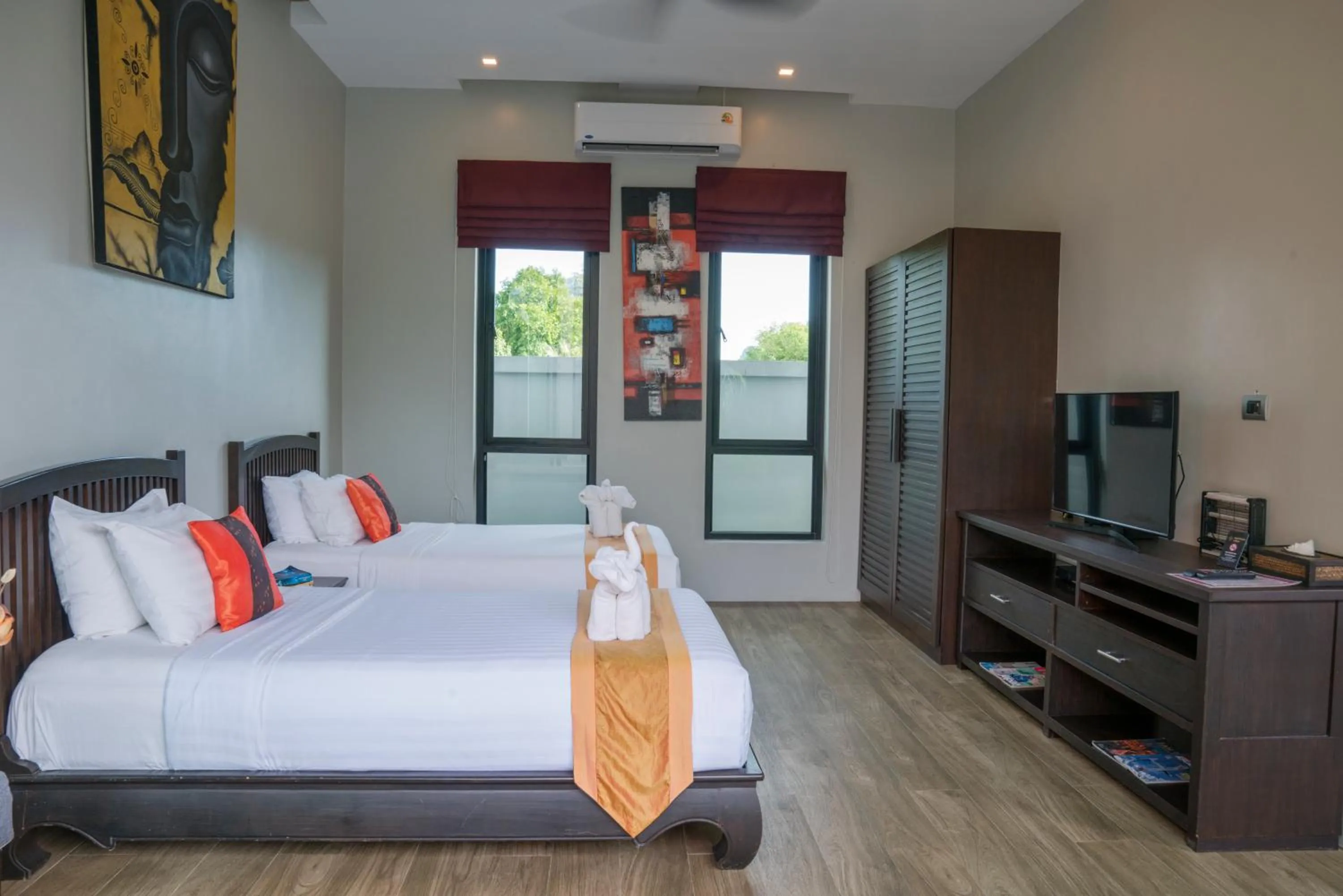 Bed in Narintara Private Pool Villas - Free Tuk-Tuk Service to the Beach!