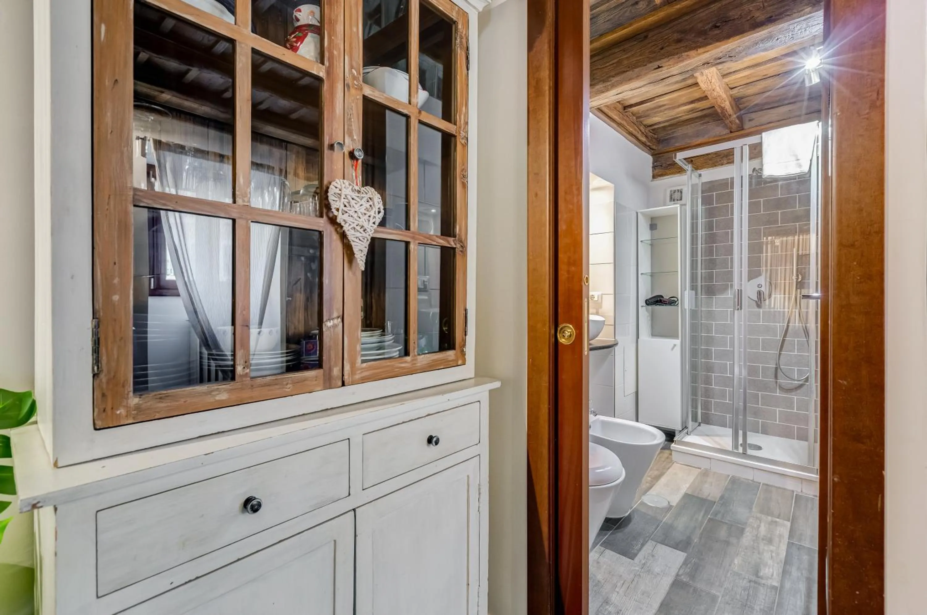 Shower in Chiavari Apartment