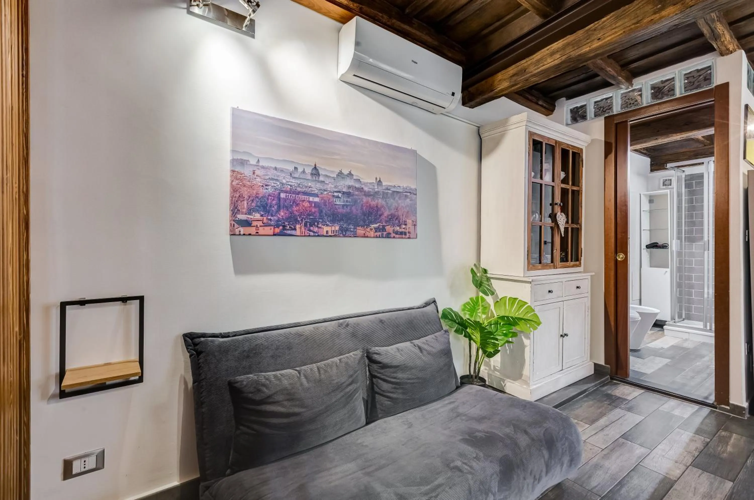 hair dresser in Chiavari Apartment