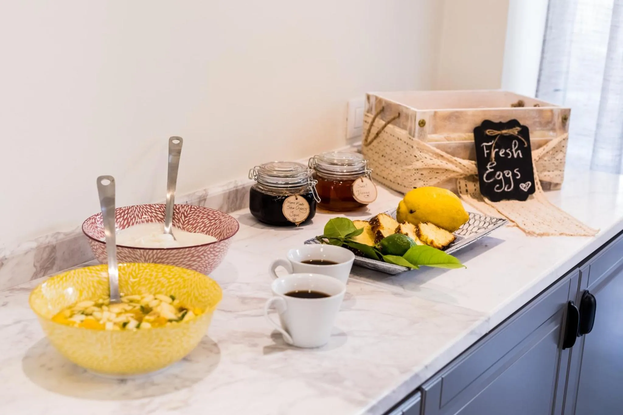 Food and drinks in Lemon Tree House