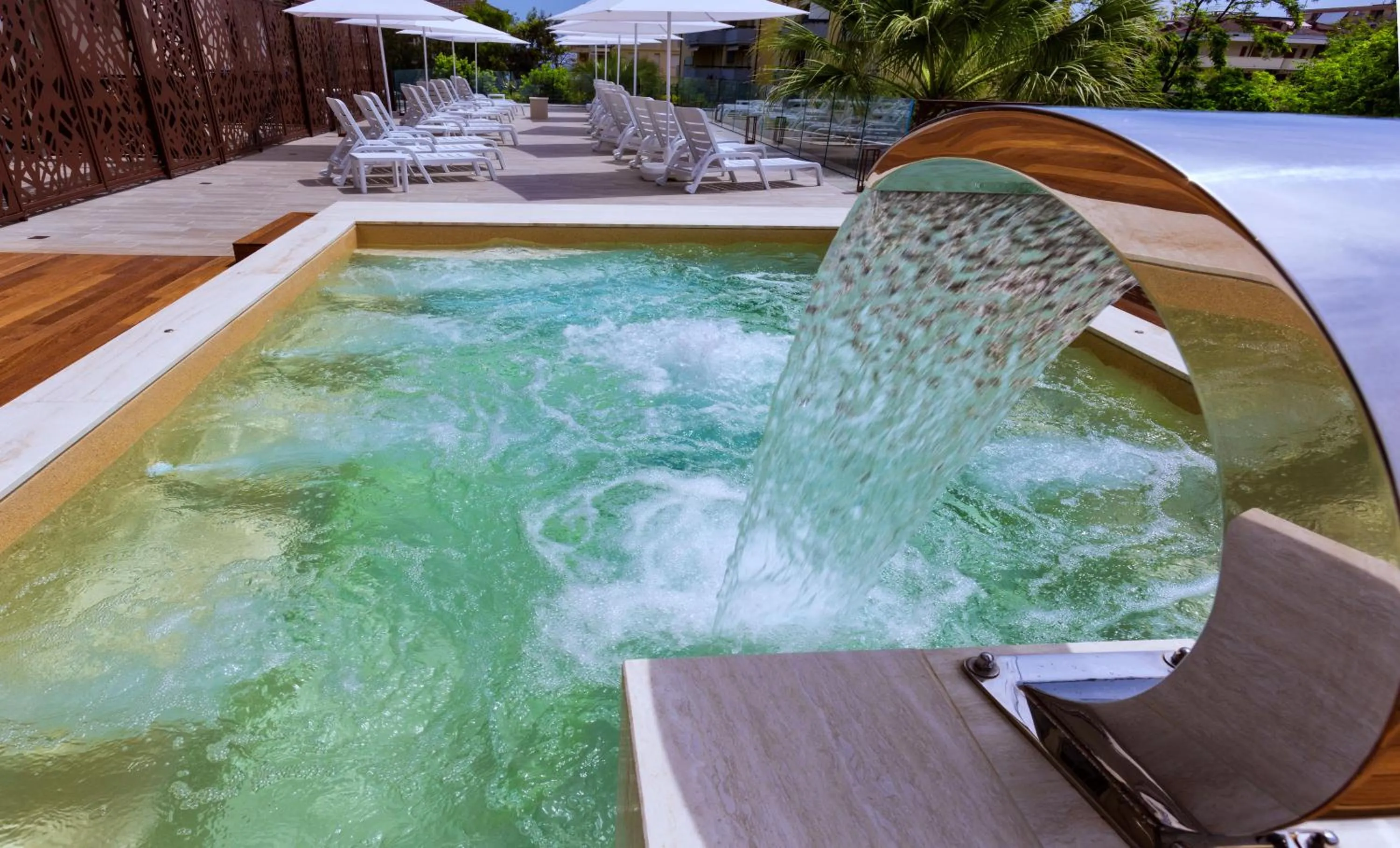 Hot Tub in Almaluna Hotel & Resort